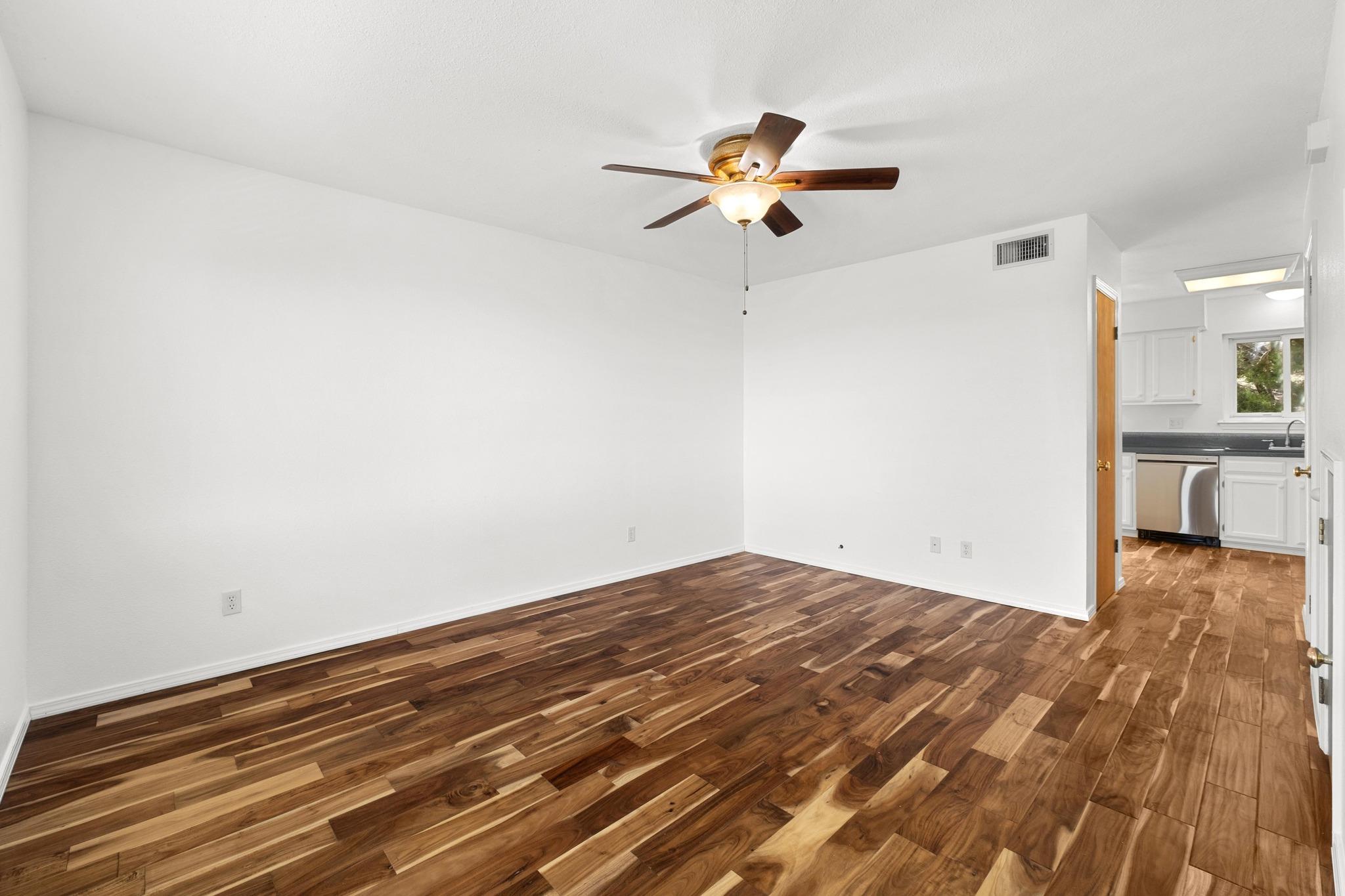 21459 Coyote Trl # B4, Lago Vista, TX 78645