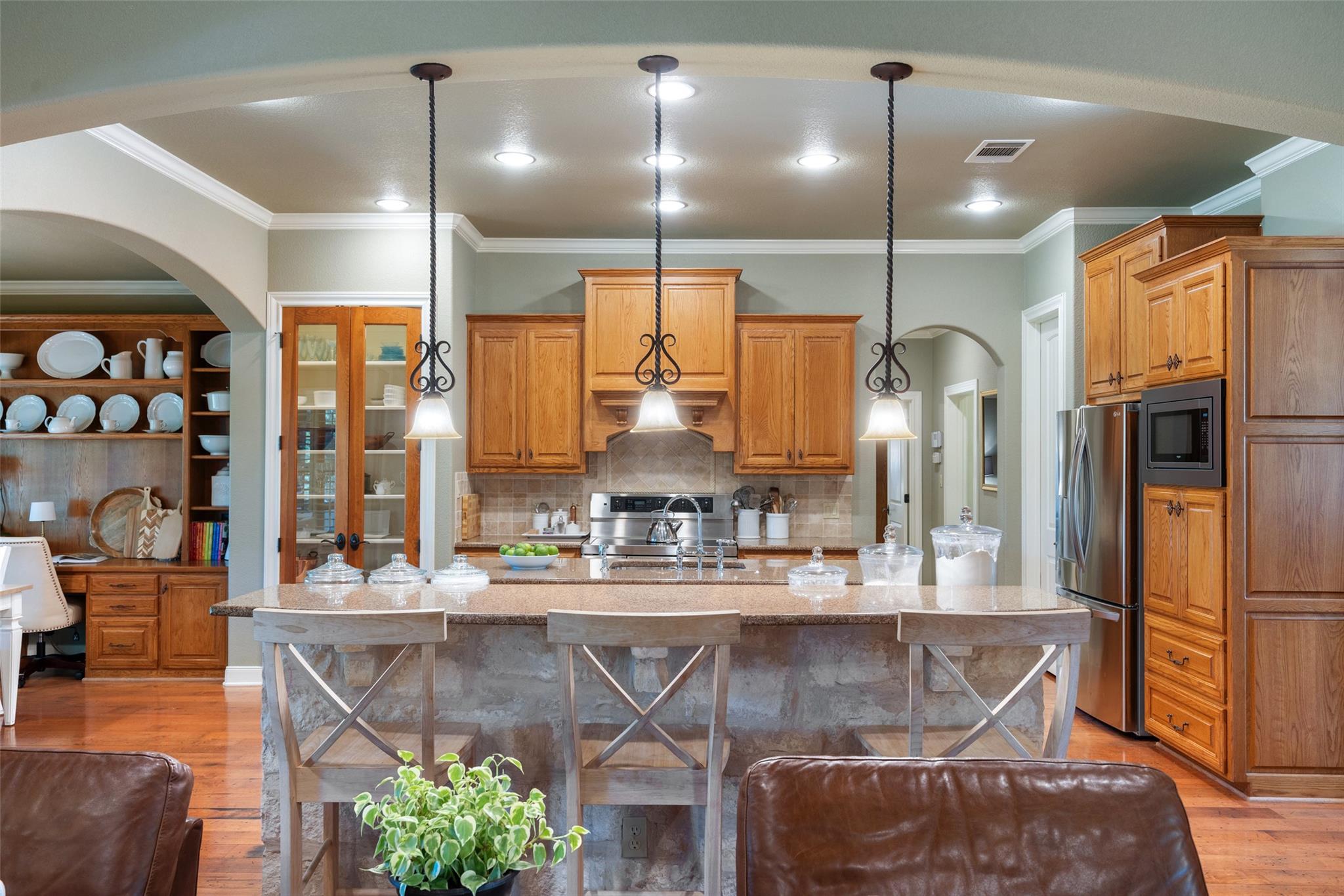 105 Hallie Ct, Georgetown, TX 78633