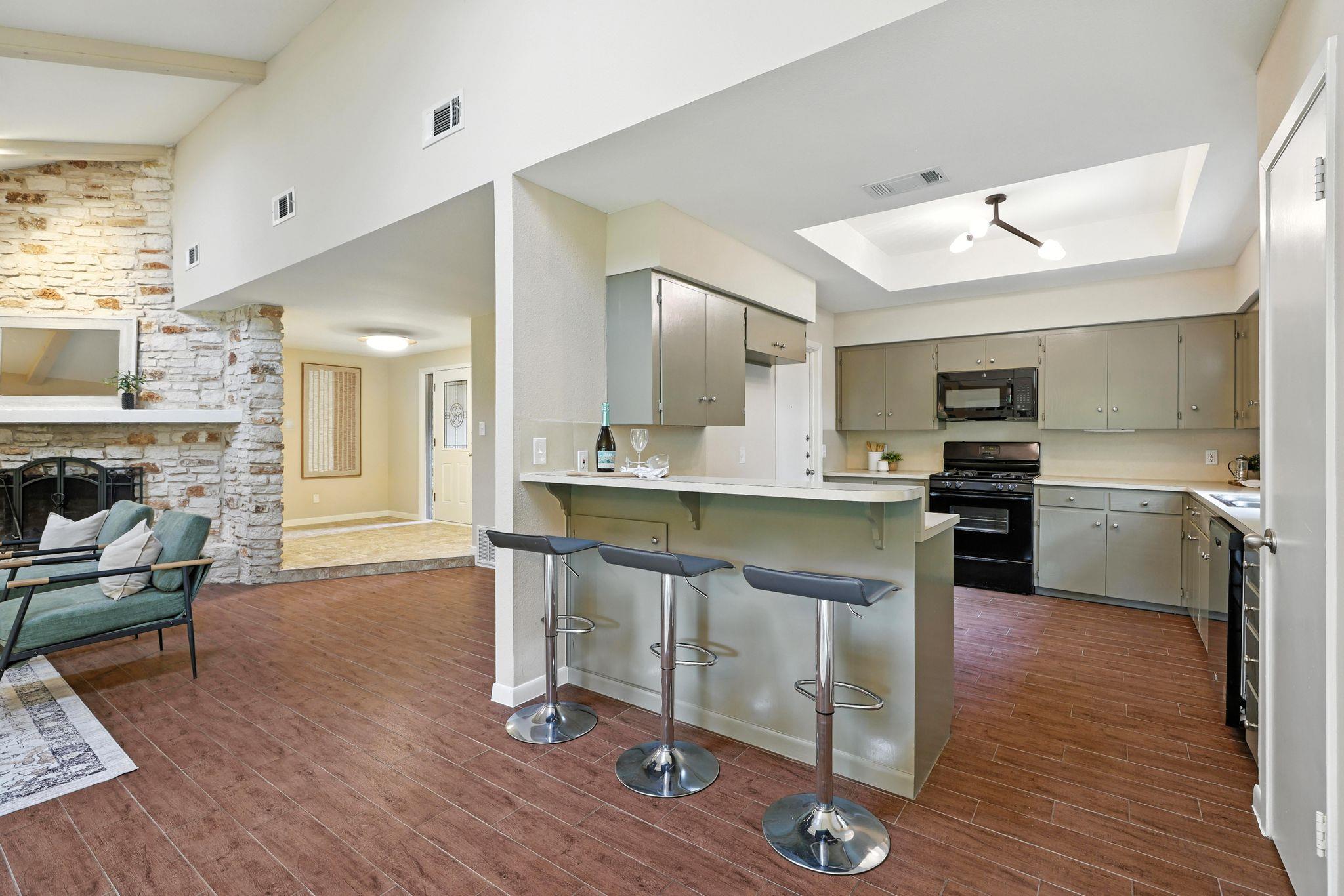 11915 River Oaks Trl, Austin, TX 78753