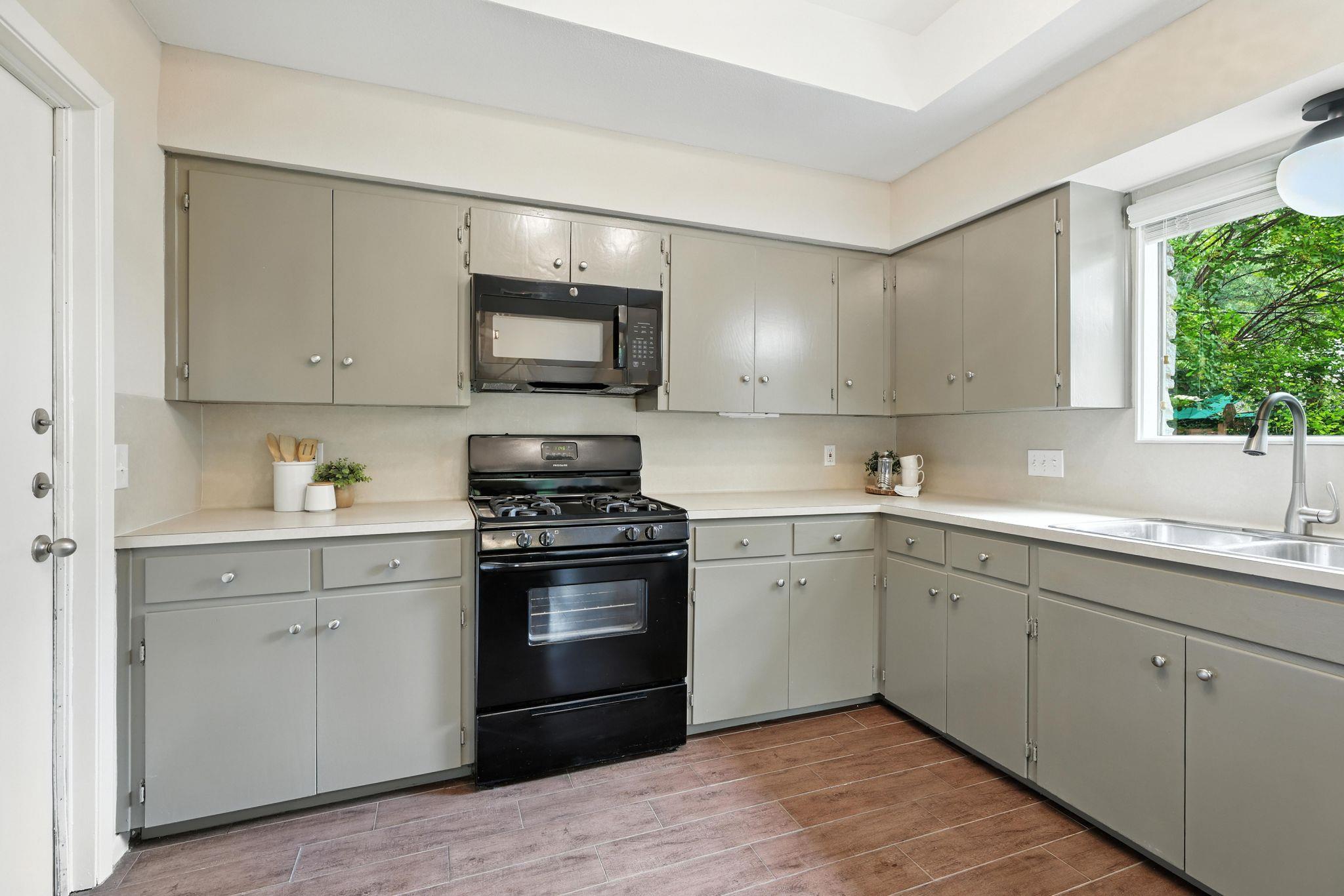 11915 River Oaks Trl, Austin, TX 78753