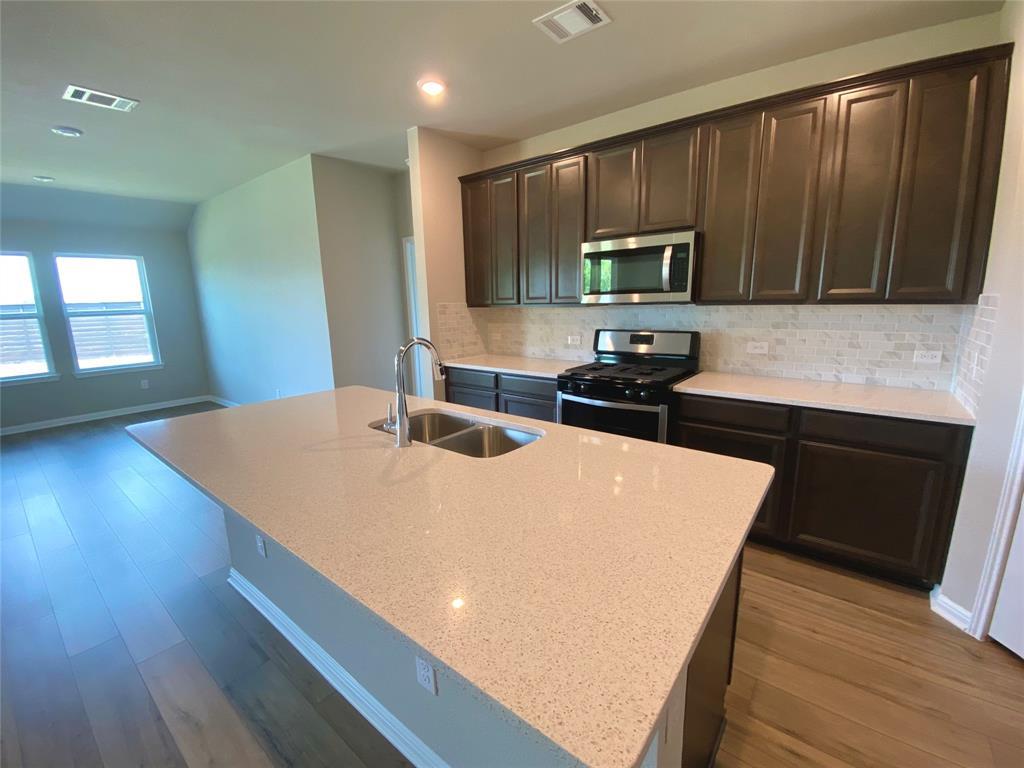 1024 Round Bale Rd, Hutto, TX 78634