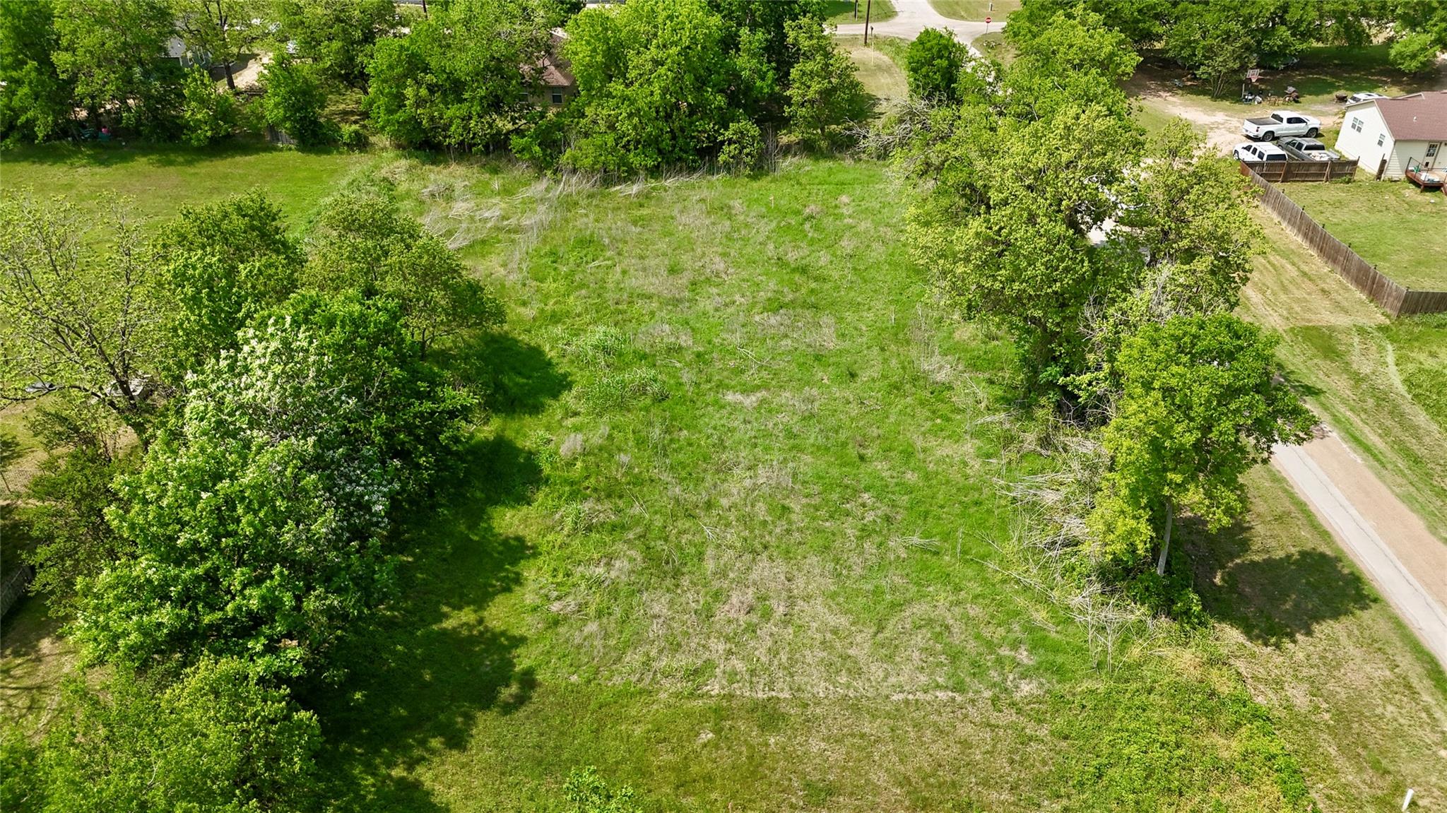 749 Caldwell St, Lexington, TX 78947