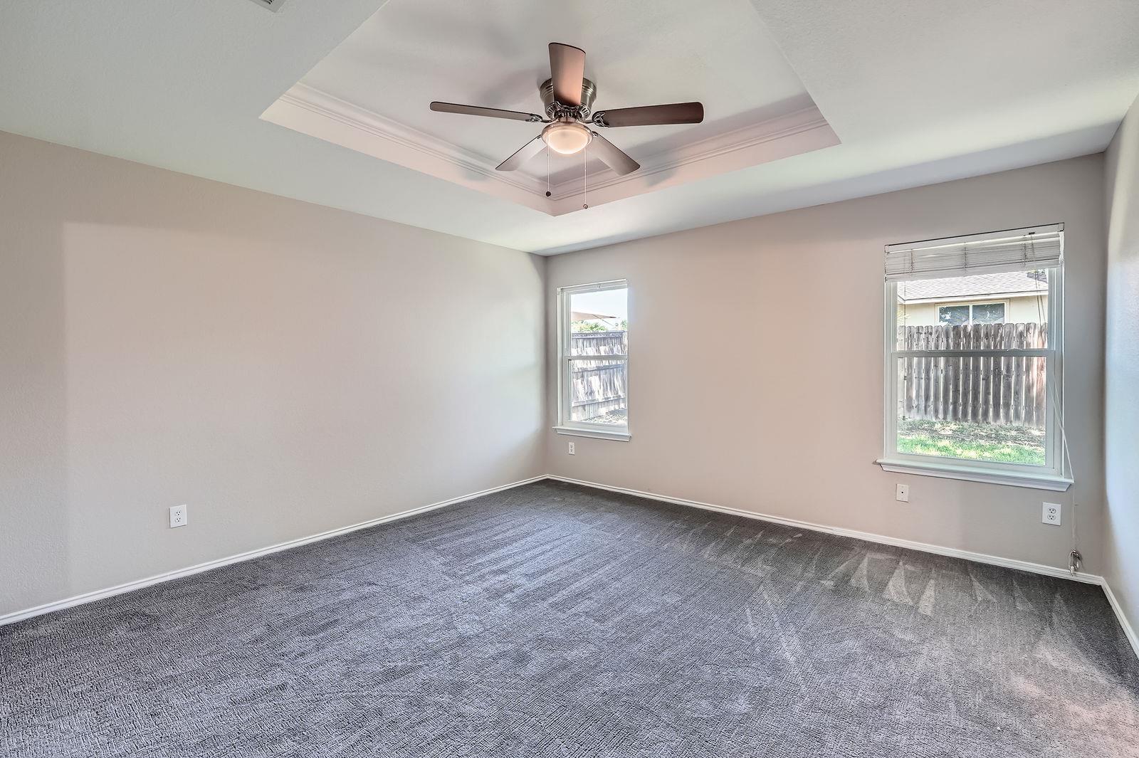 123 Remington Dr, Kyle, TX 78640