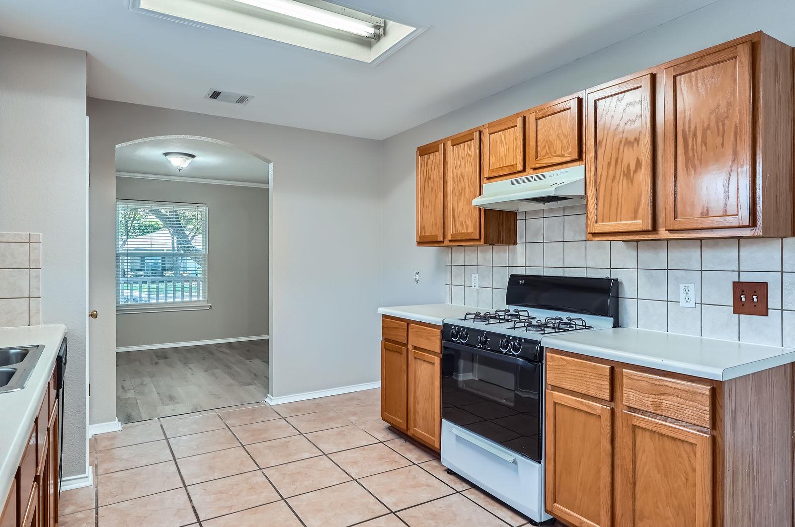 123 Remington Dr, Kyle, TX 78640