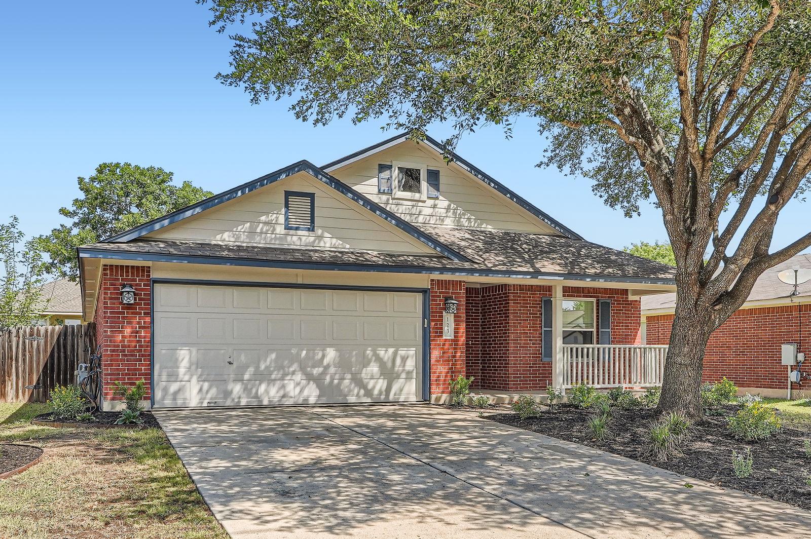 123 Remington Dr, Kyle, TX 78640