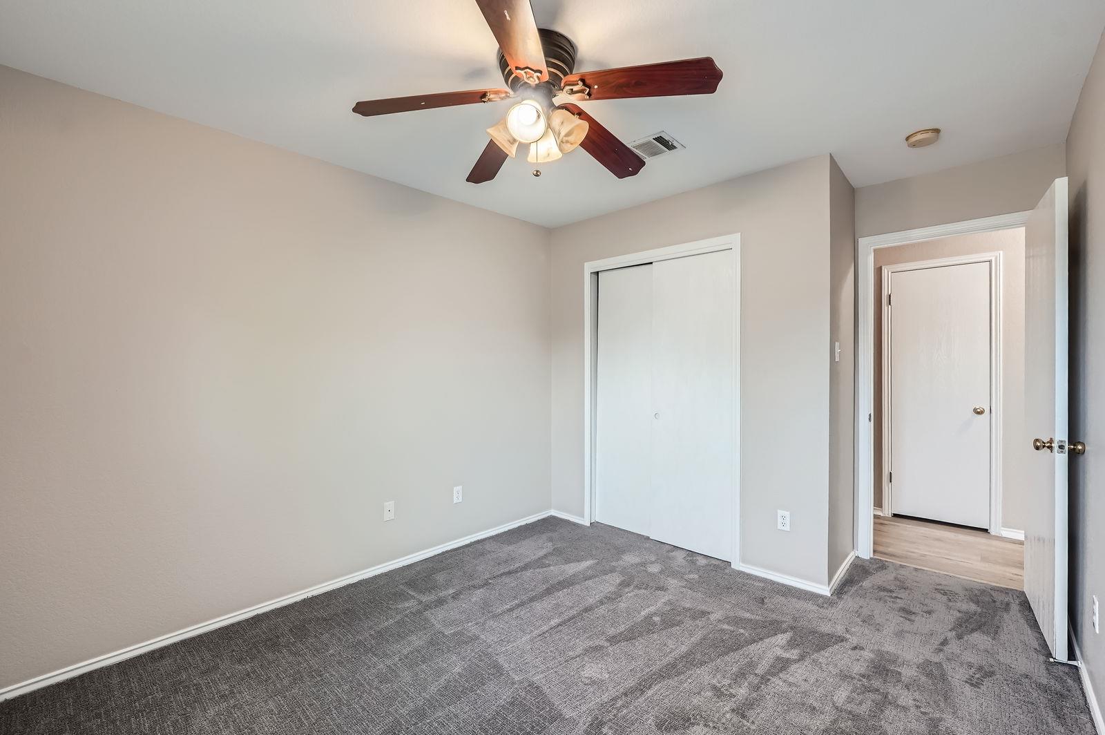123 Remington Dr, Kyle, TX 78640