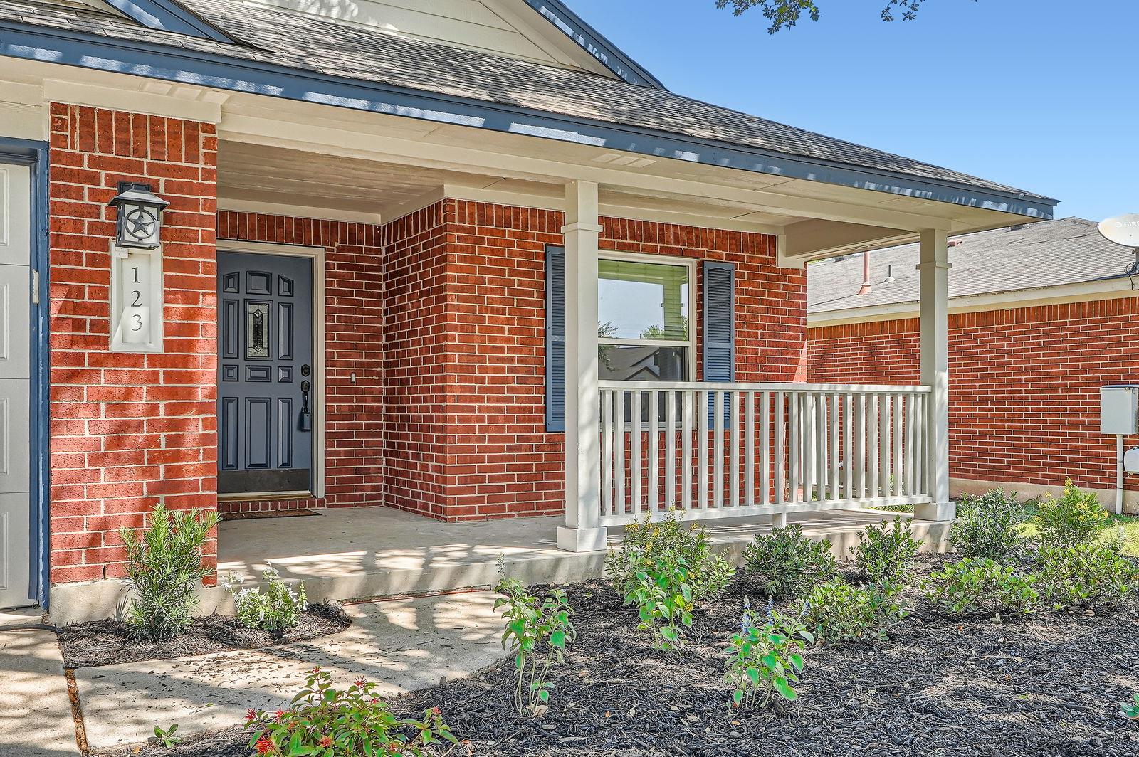 123 Remington Dr, Kyle, TX 78640