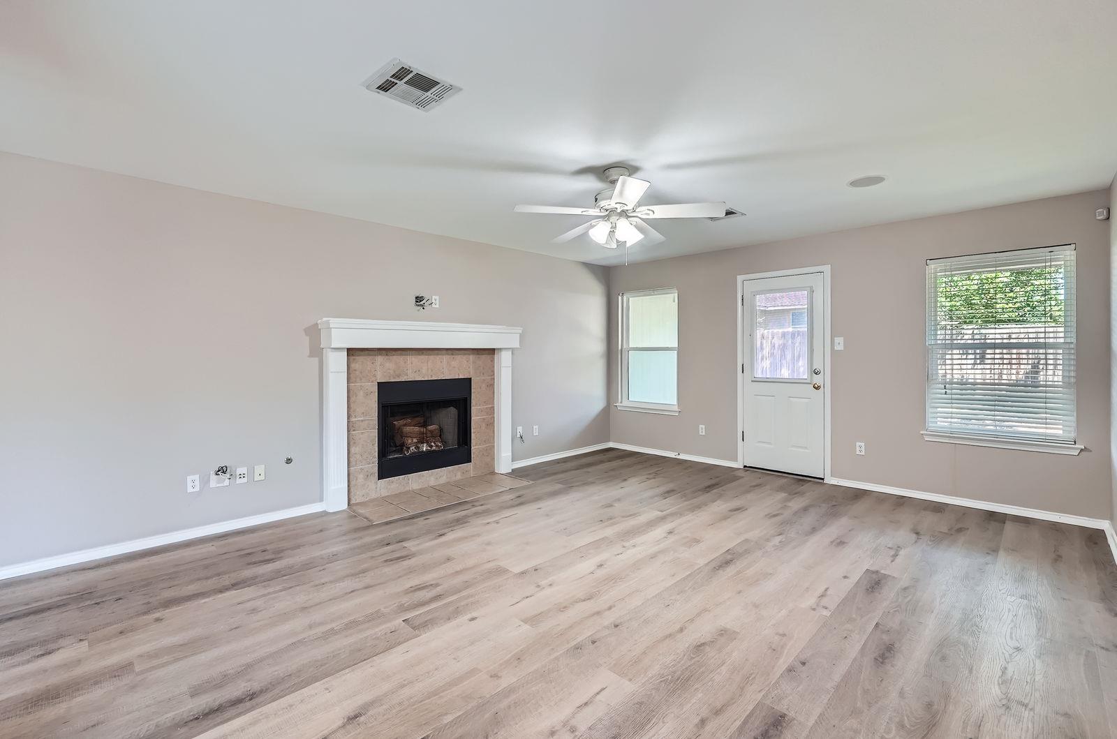123 Remington Dr, Kyle, TX 78640