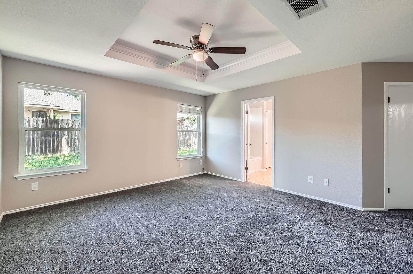 123 Remington Dr, Kyle, TX 78640