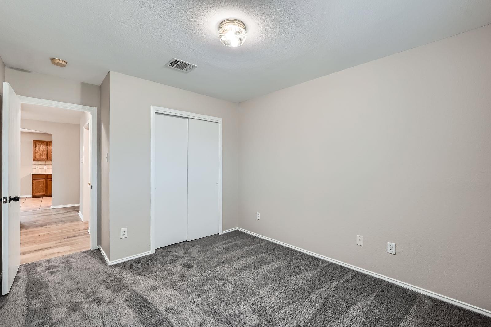 123 Remington Dr, Kyle, TX 78640