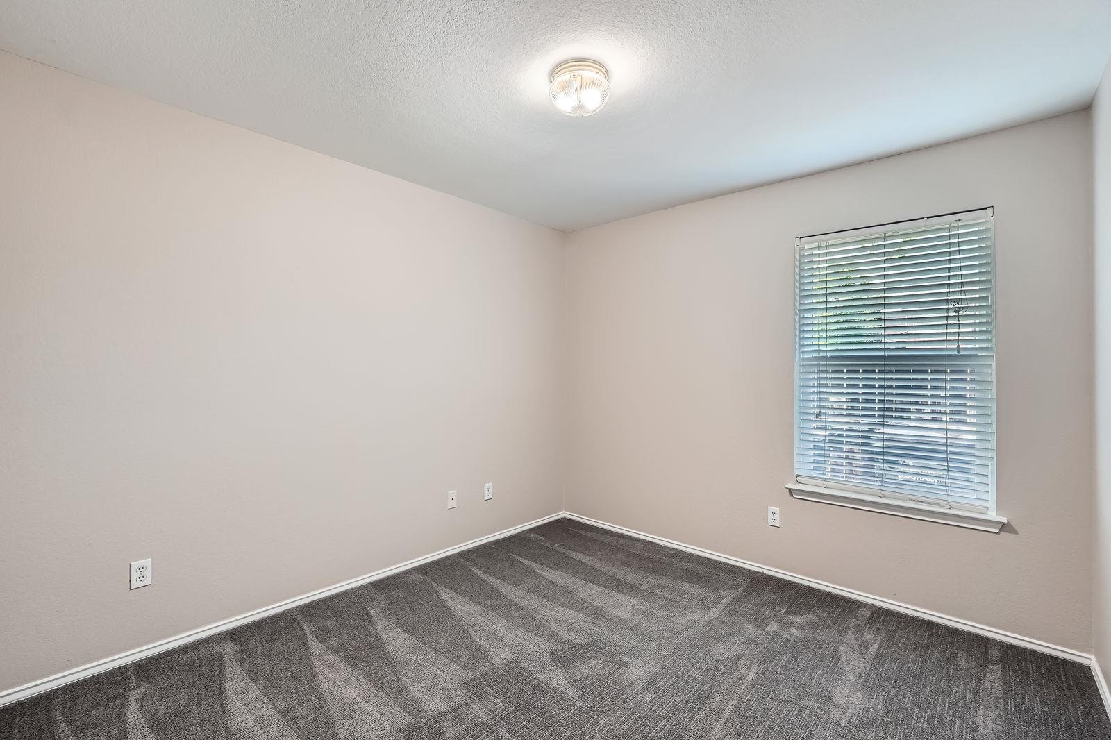 123 Remington Dr, Kyle, TX 78640