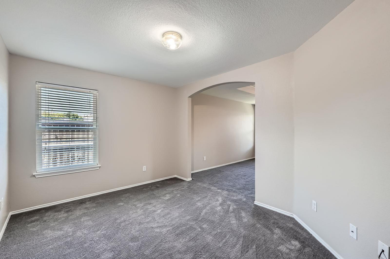 123 Remington Dr, Kyle, TX 78640
