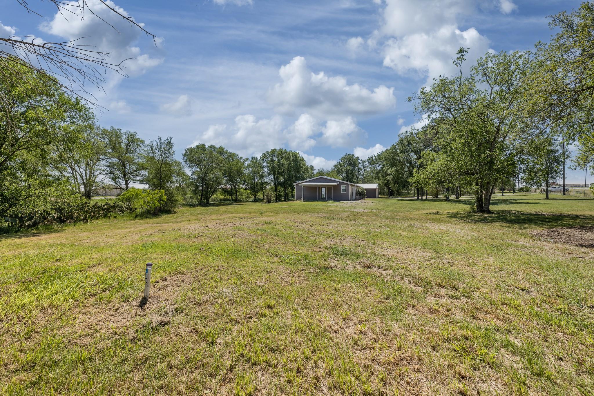 1229 State Highway 304 Highway, Gonzales, TX 78629