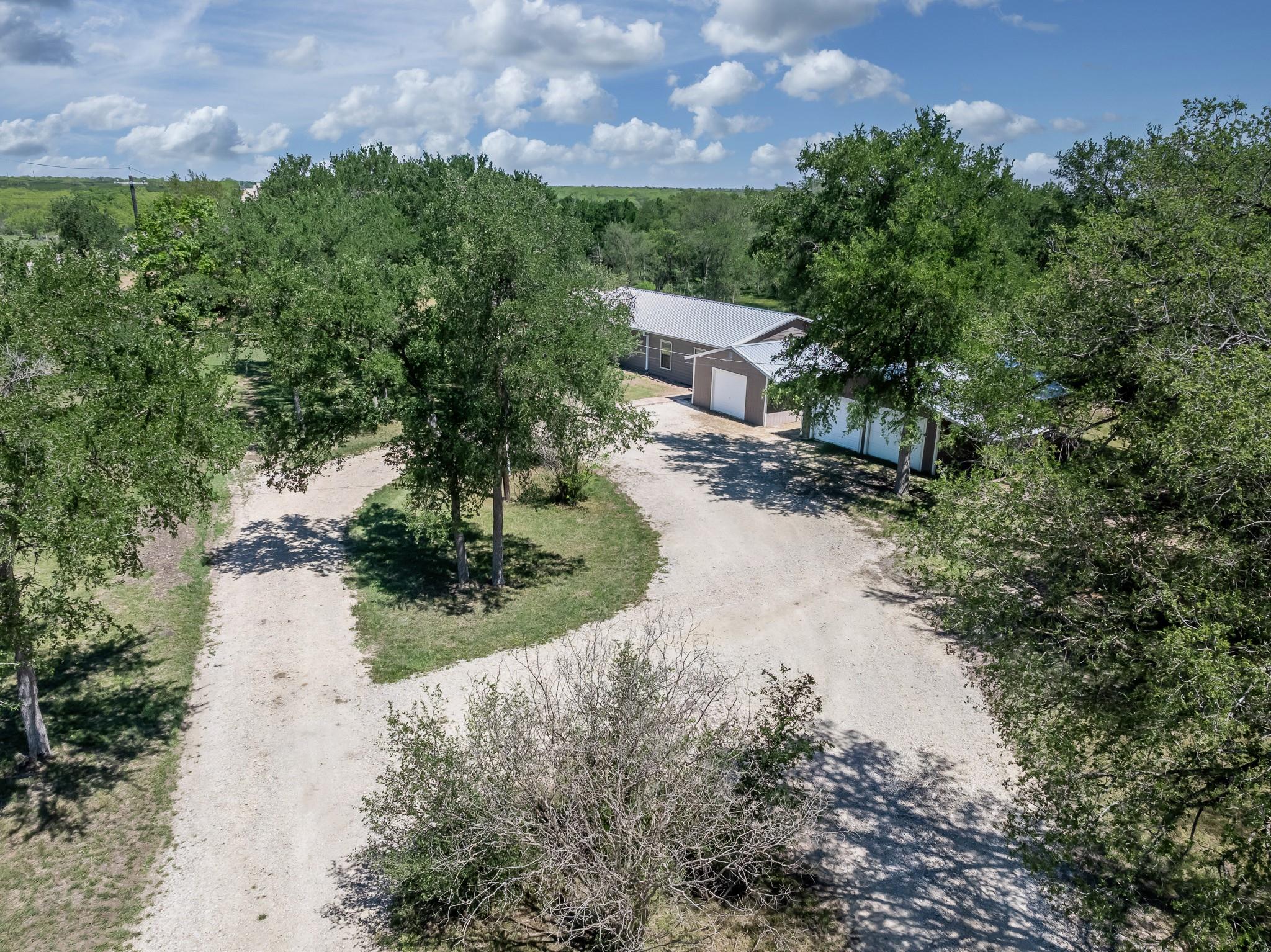1229 State Highway 304 Highway, Gonzales, TX 78629