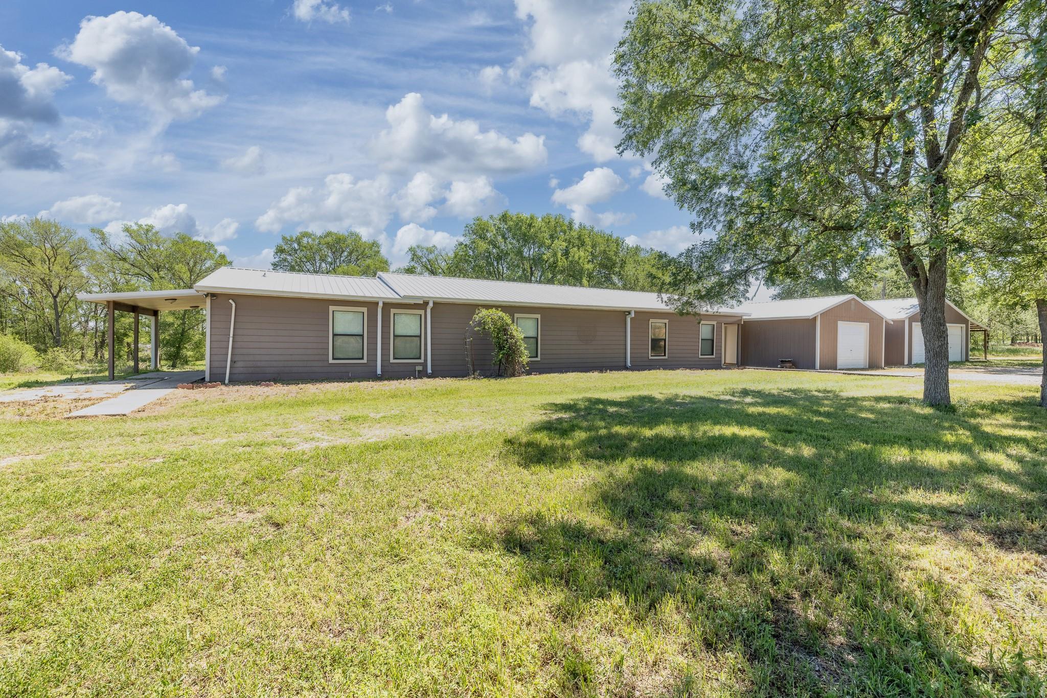 1229 State Highway 304 Highway, Gonzales, TX 78629