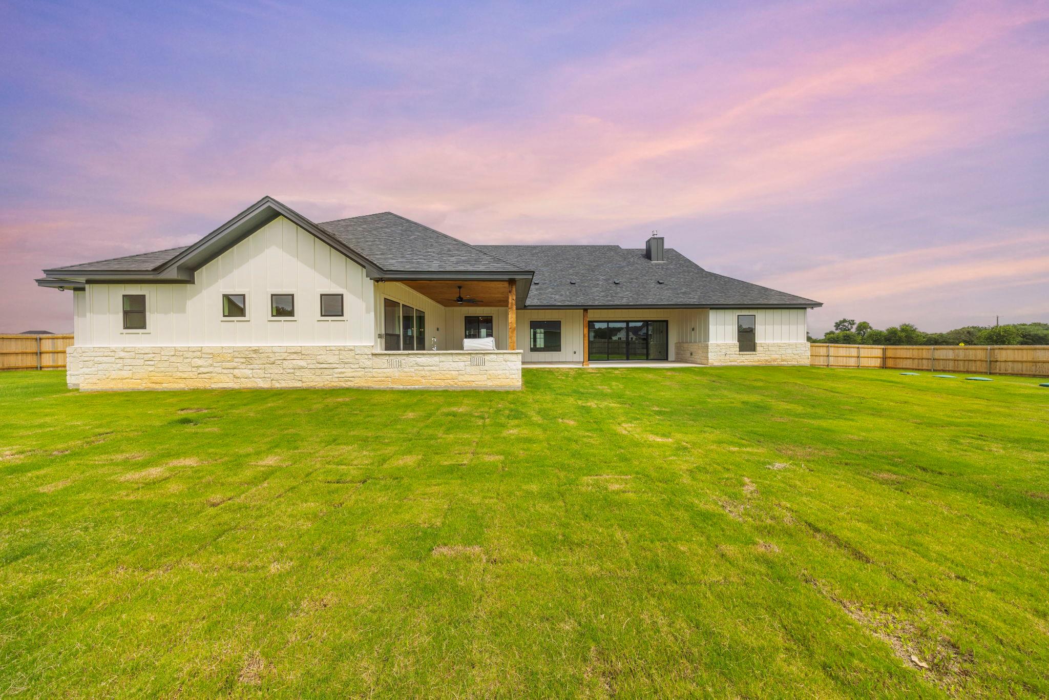 6751 King Mill Dr, Salado, TX 76571