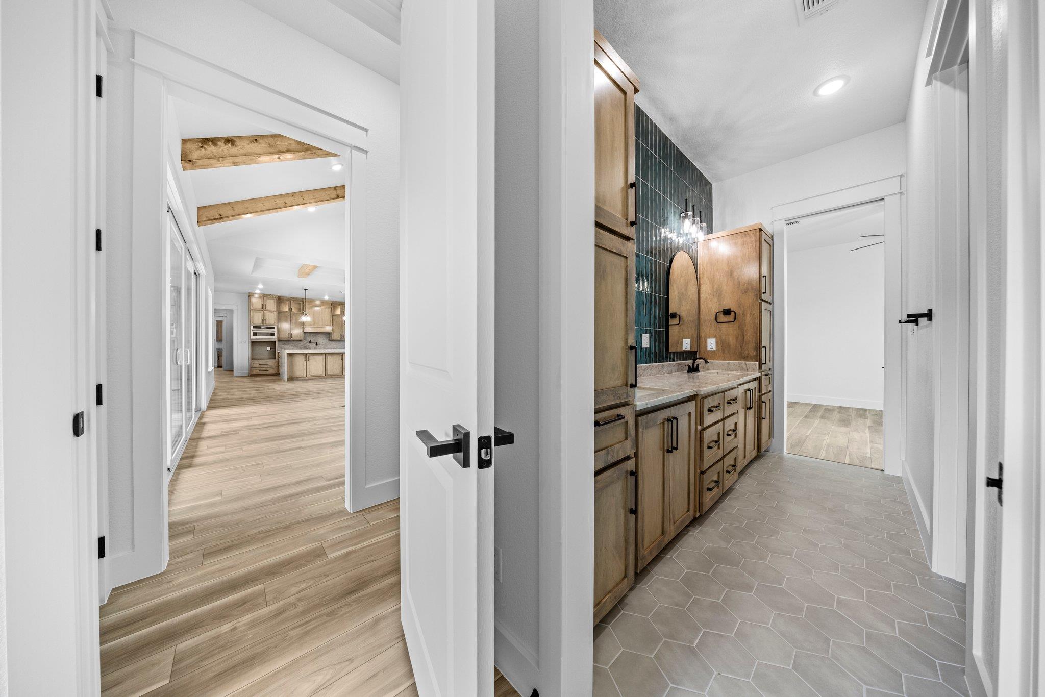 6751 King Mill Dr, Salado, TX 76571