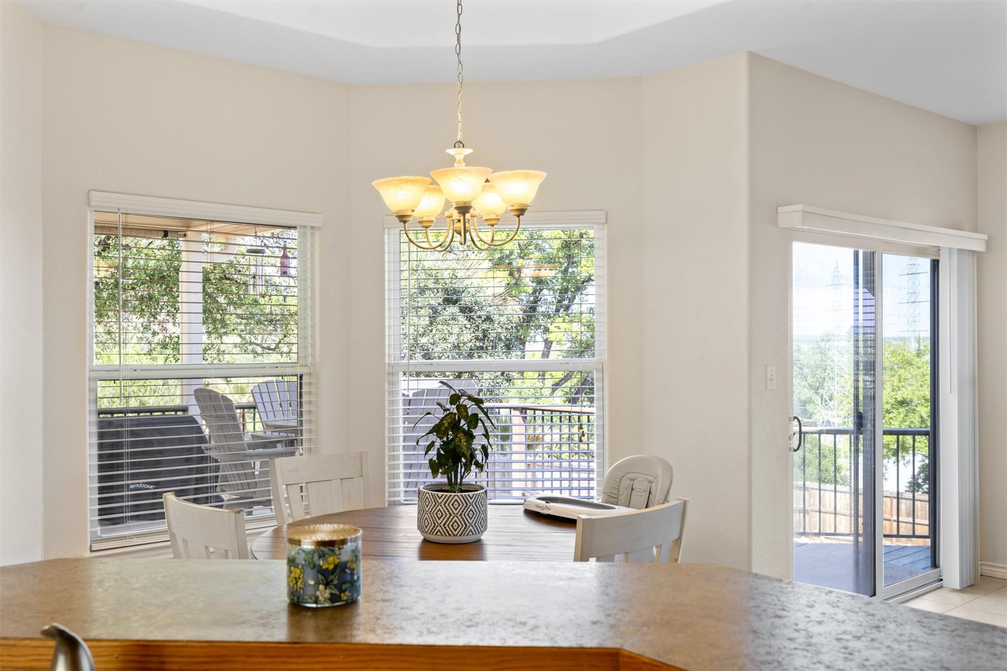 104 Kings Way Dr, Cottonwood Shores, TX 78657