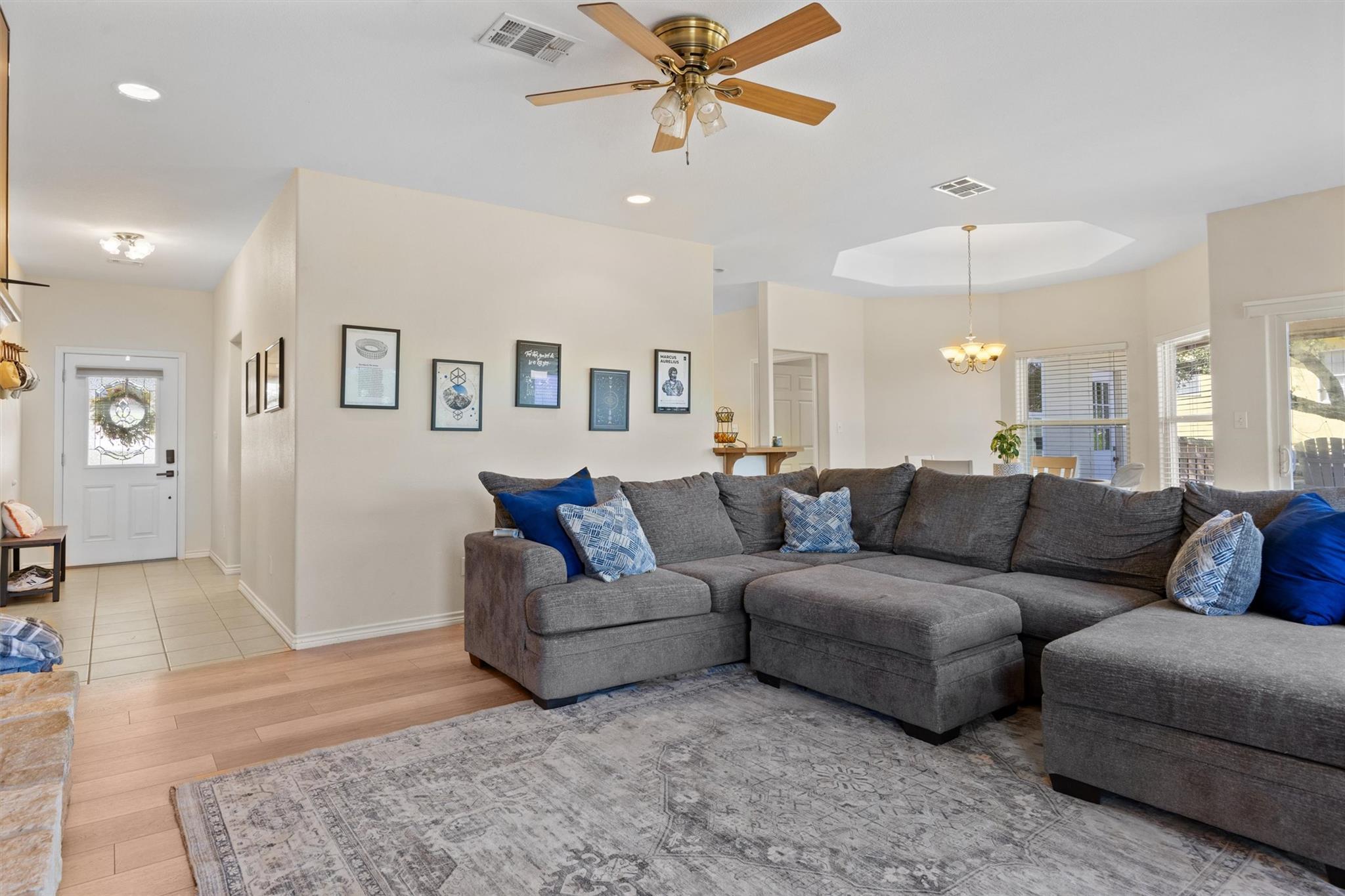 104 Kings Way Dr, Cottonwood Shores, TX 78657