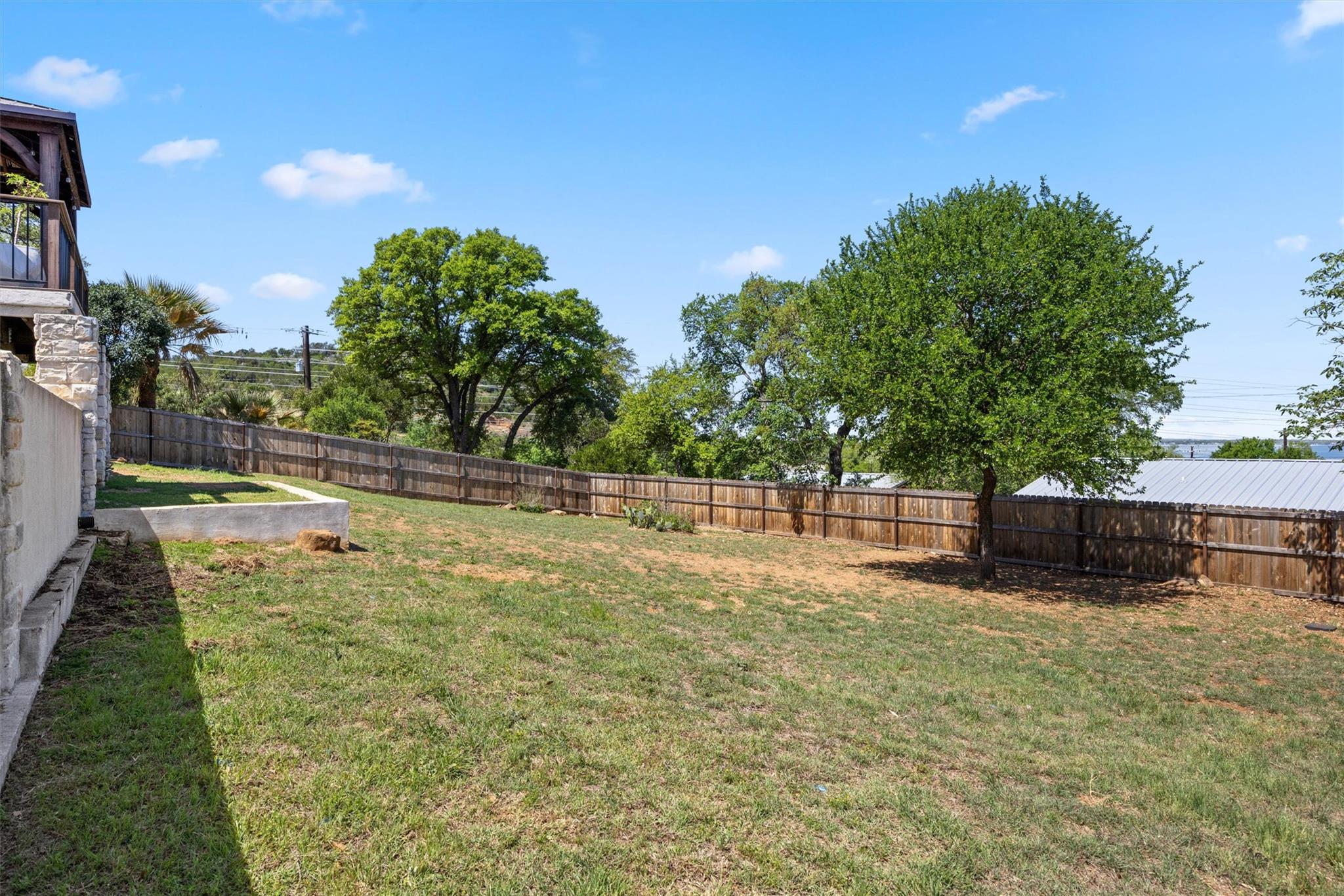 104 Kings Way Dr, Cottonwood Shores, TX 78657