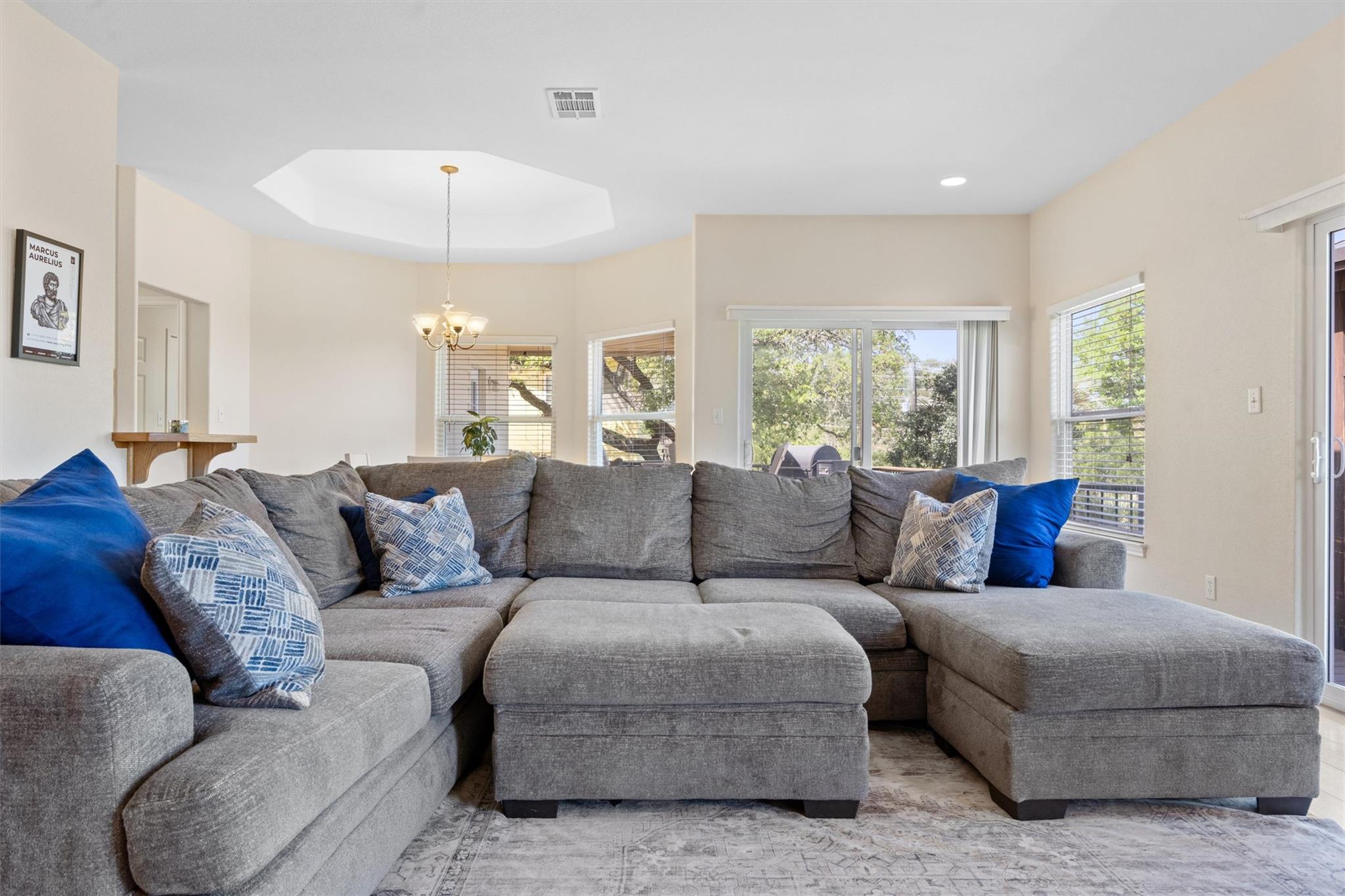 104 Kings Way Dr, Cottonwood Shores, TX 78657