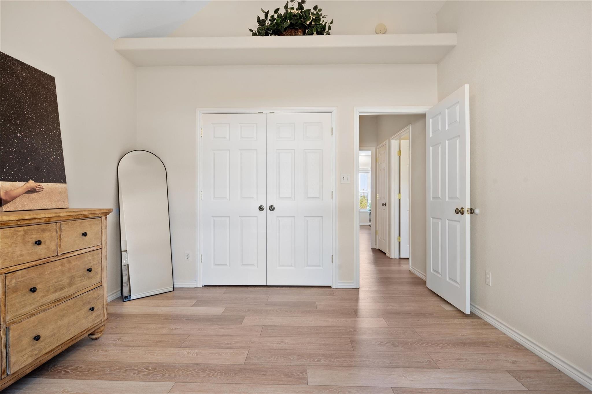 104 Kings Way Dr, Cottonwood Shores, TX 78657