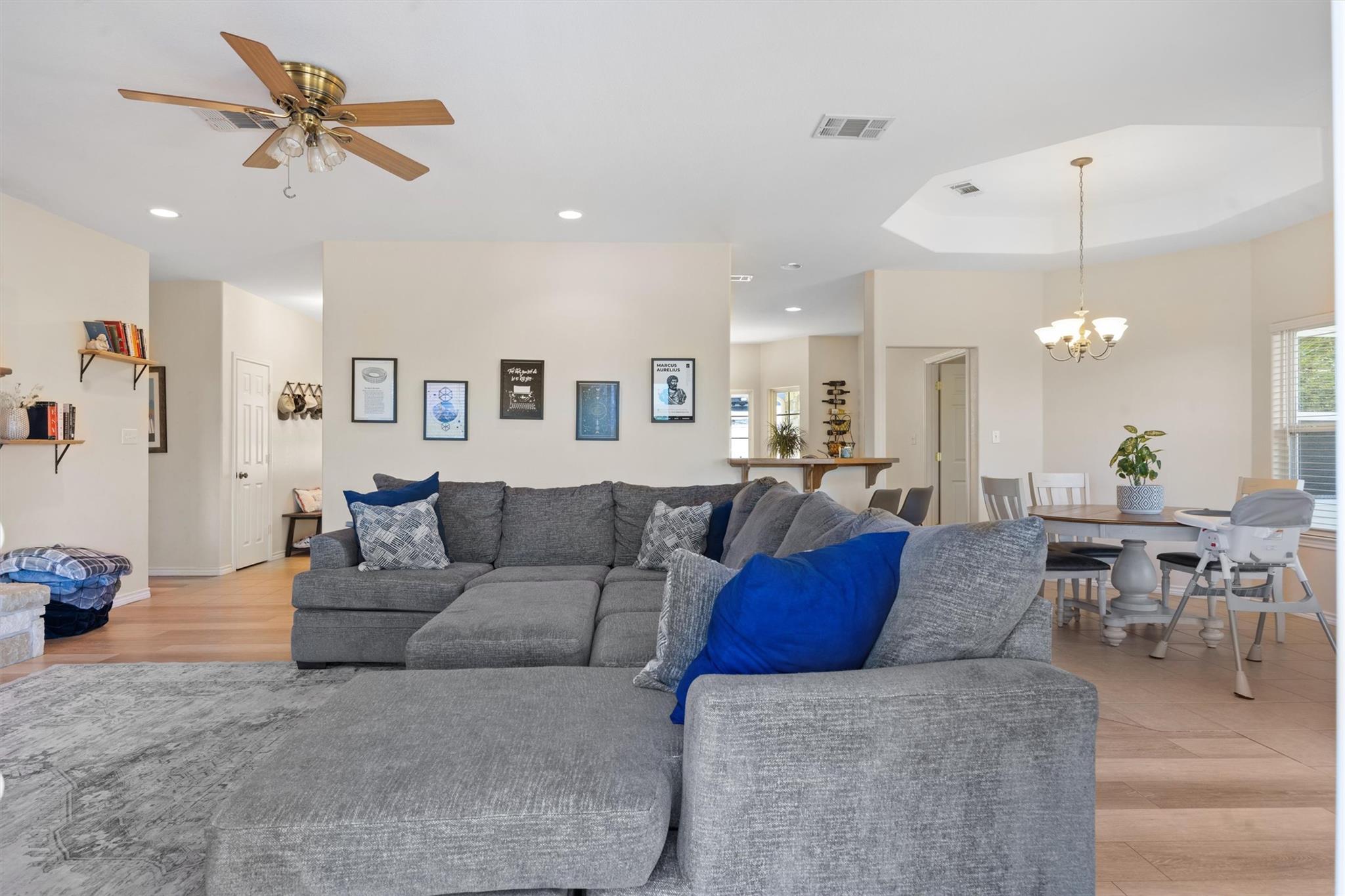 104 Kings Way Dr, Cottonwood Shores, TX 78657