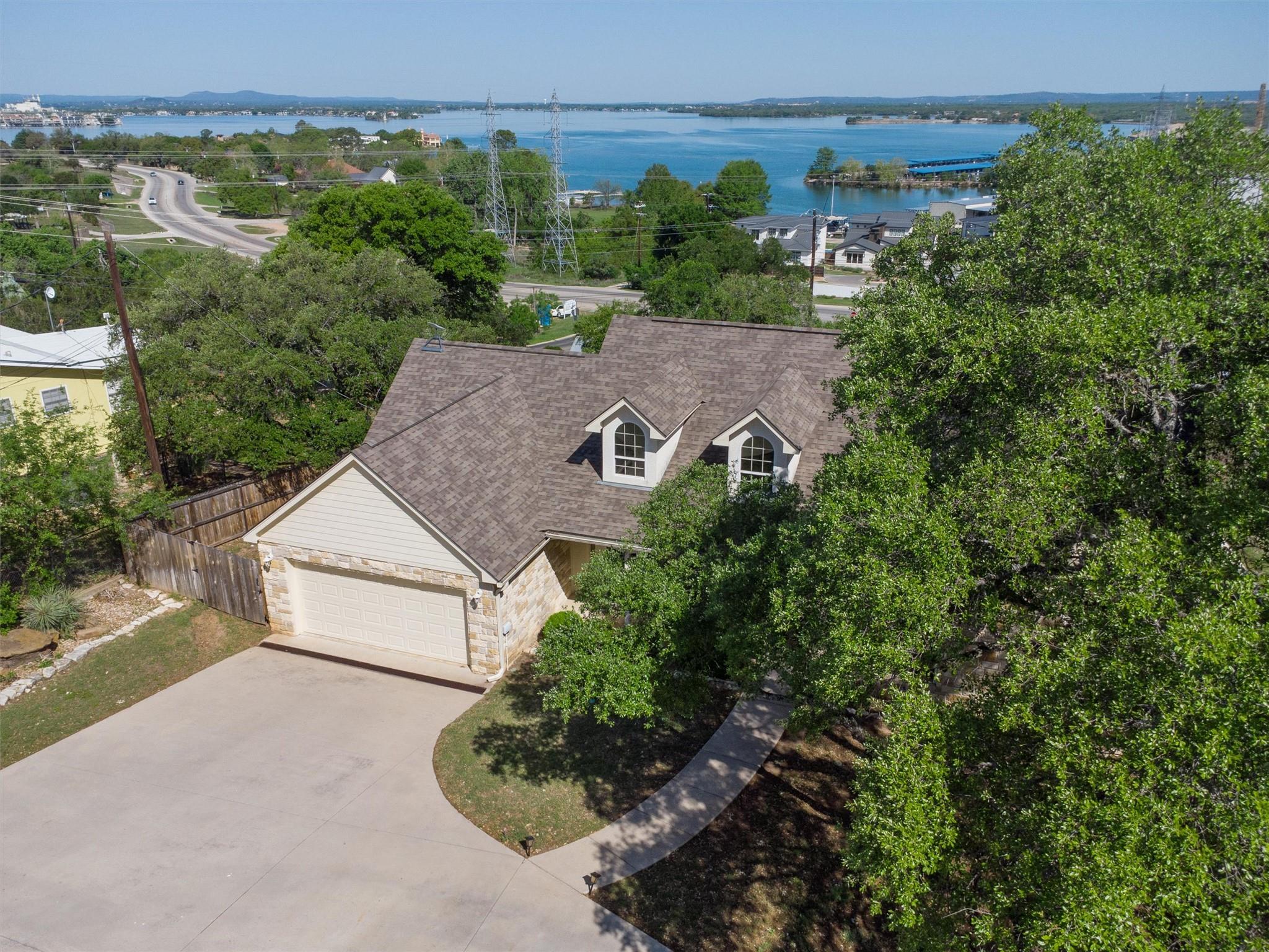 104 Kings Way Dr, Cottonwood Shores, TX 78657