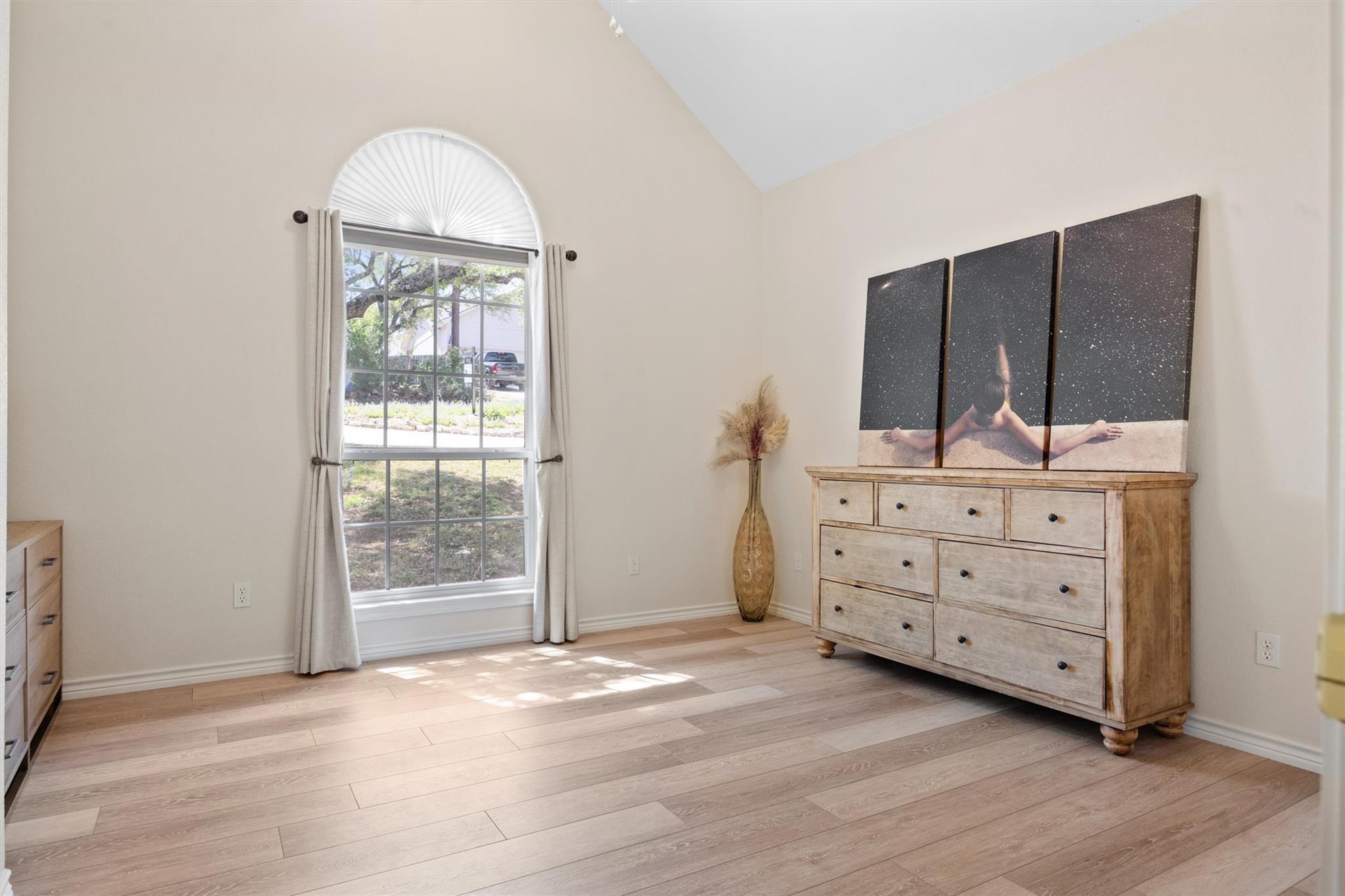 104 Kings Way Dr, Cottonwood Shores, TX 78657