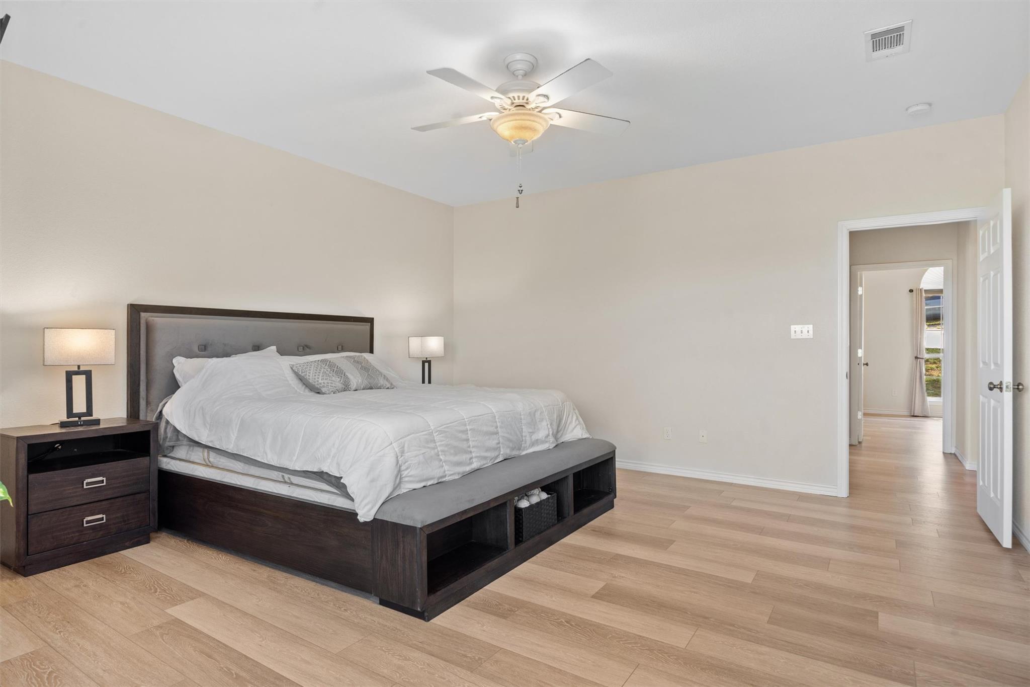 104 Kings Way Dr, Cottonwood Shores, TX 78657