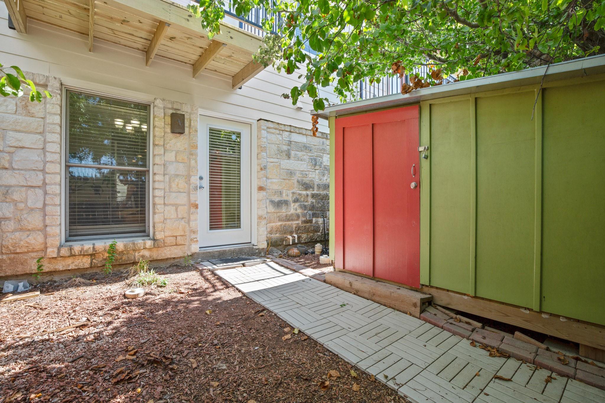 6900 E Riverside Dr # 17, Austin, TX 78741