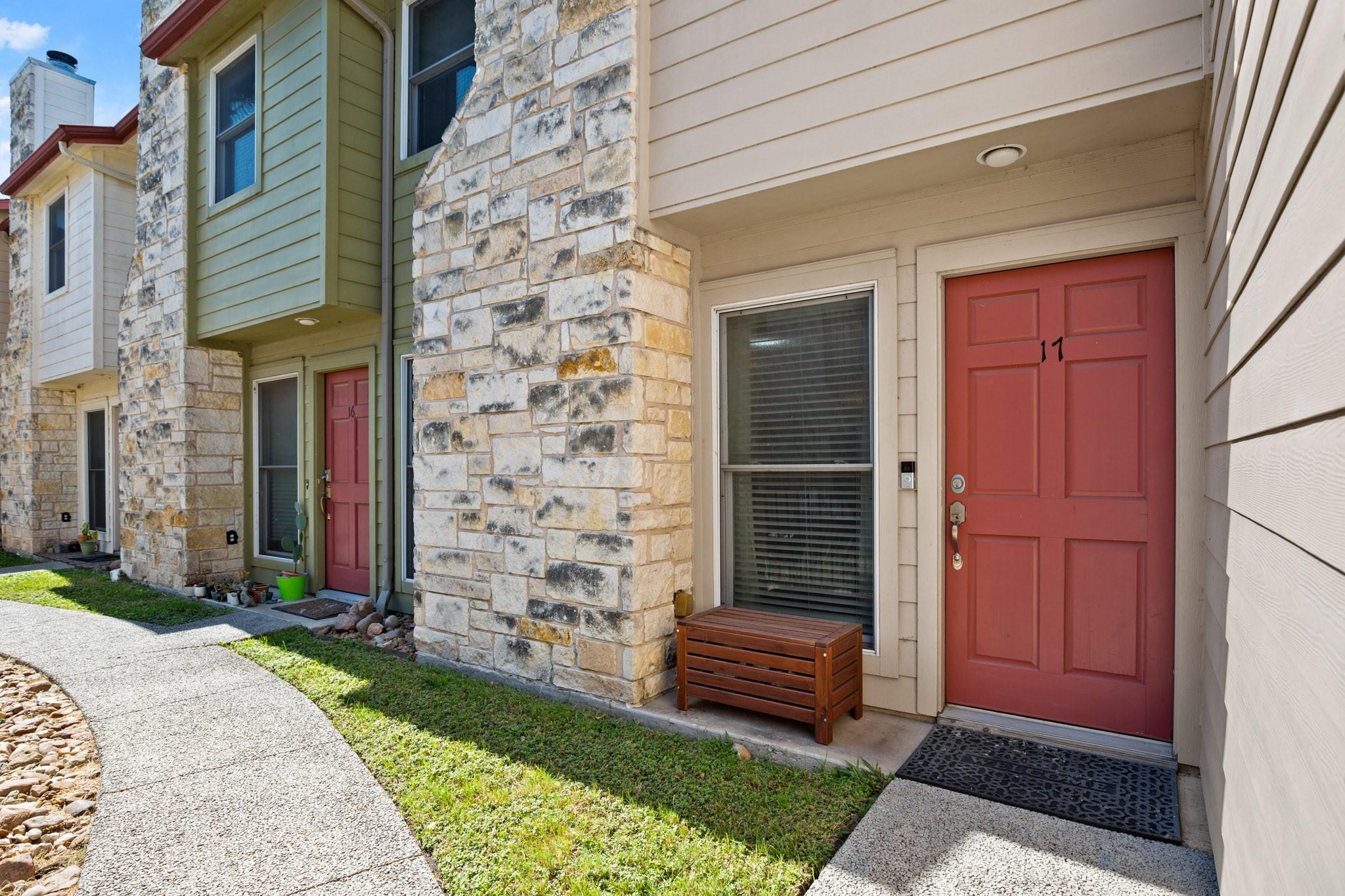 6900 E Riverside Dr # 17, Austin, TX 78741