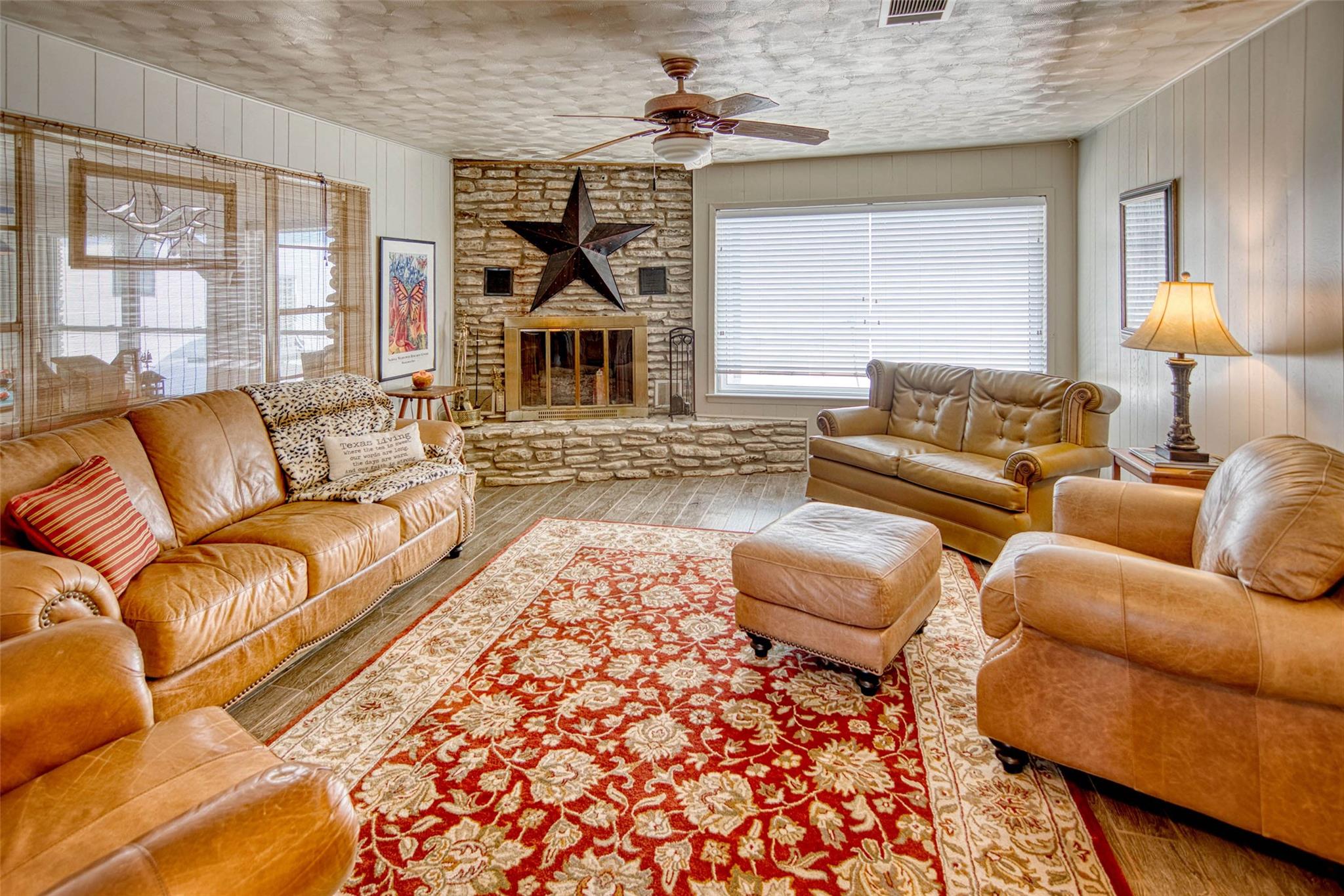 108 Riverside Dr, Kingsland, TX 78639