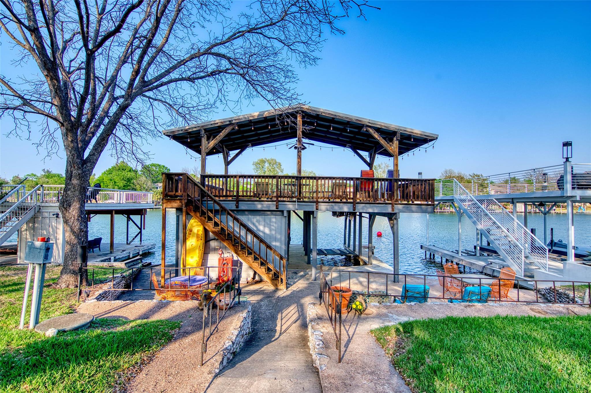 108 Riverside Dr, Kingsland, TX 78639