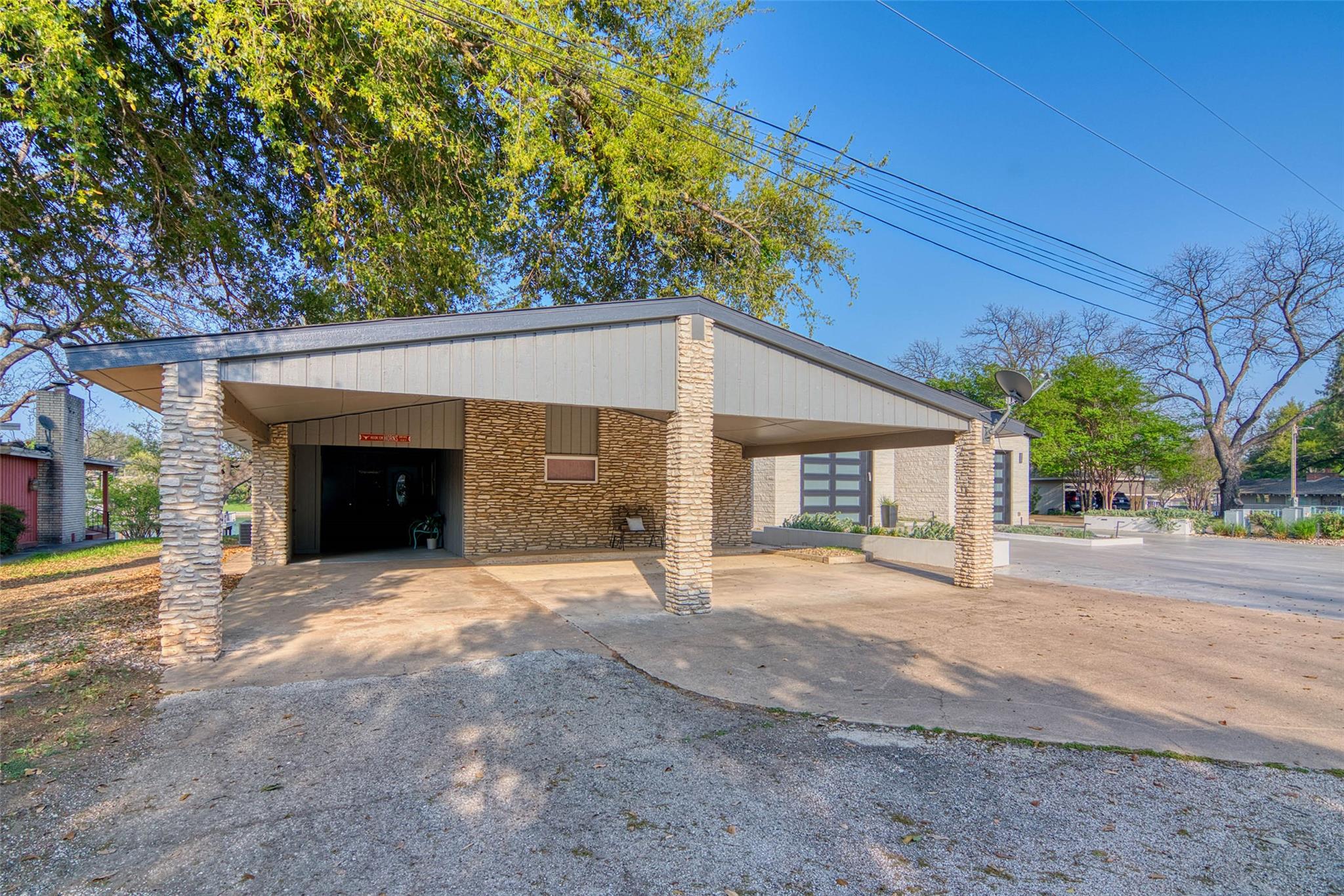 108 Riverside Dr, Kingsland, TX 78639