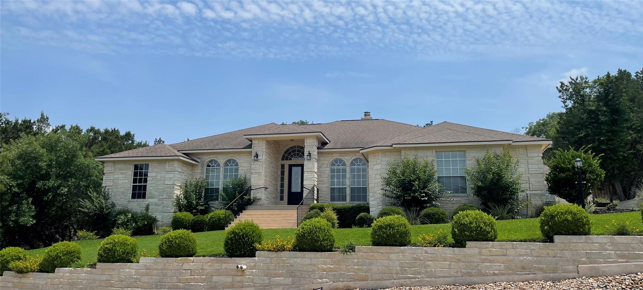 402 Palos Verdes Dr, Lakeway, TX 78734