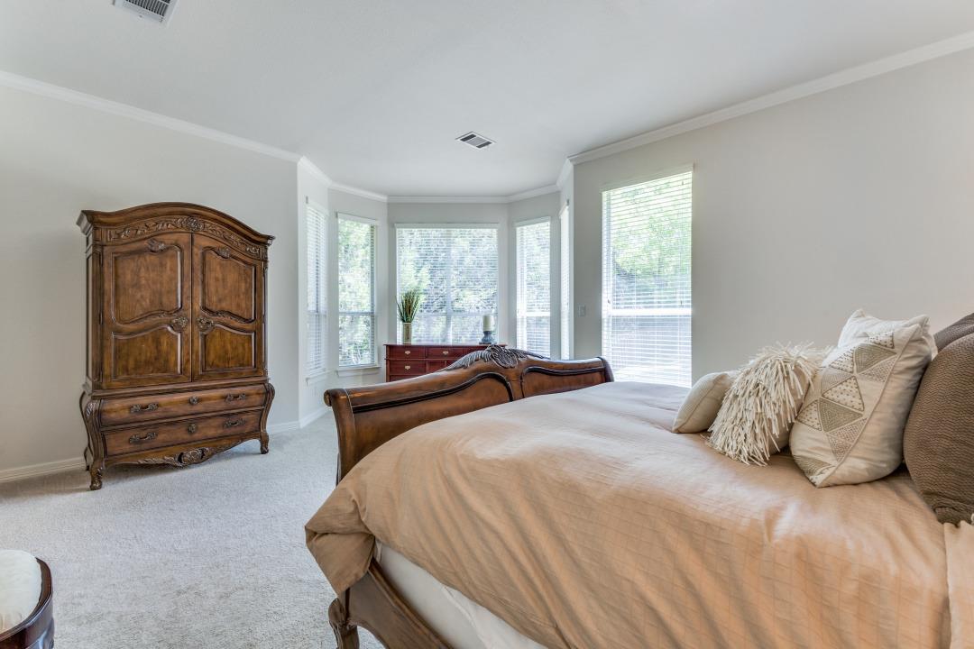 402 Palos Verdes Dr, Lakeway, TX 78734