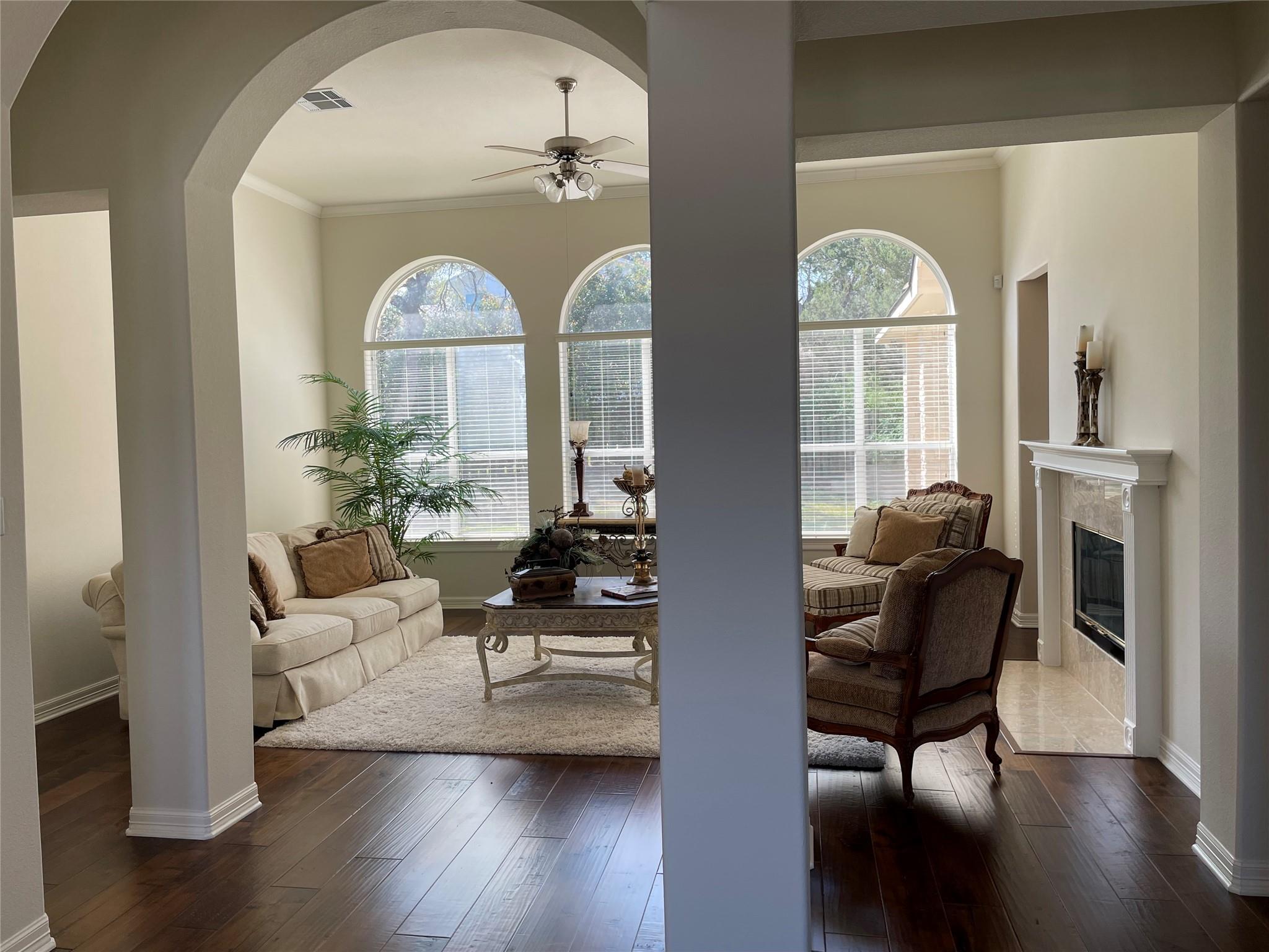 402 Palos Verdes Dr, Lakeway, TX 78734