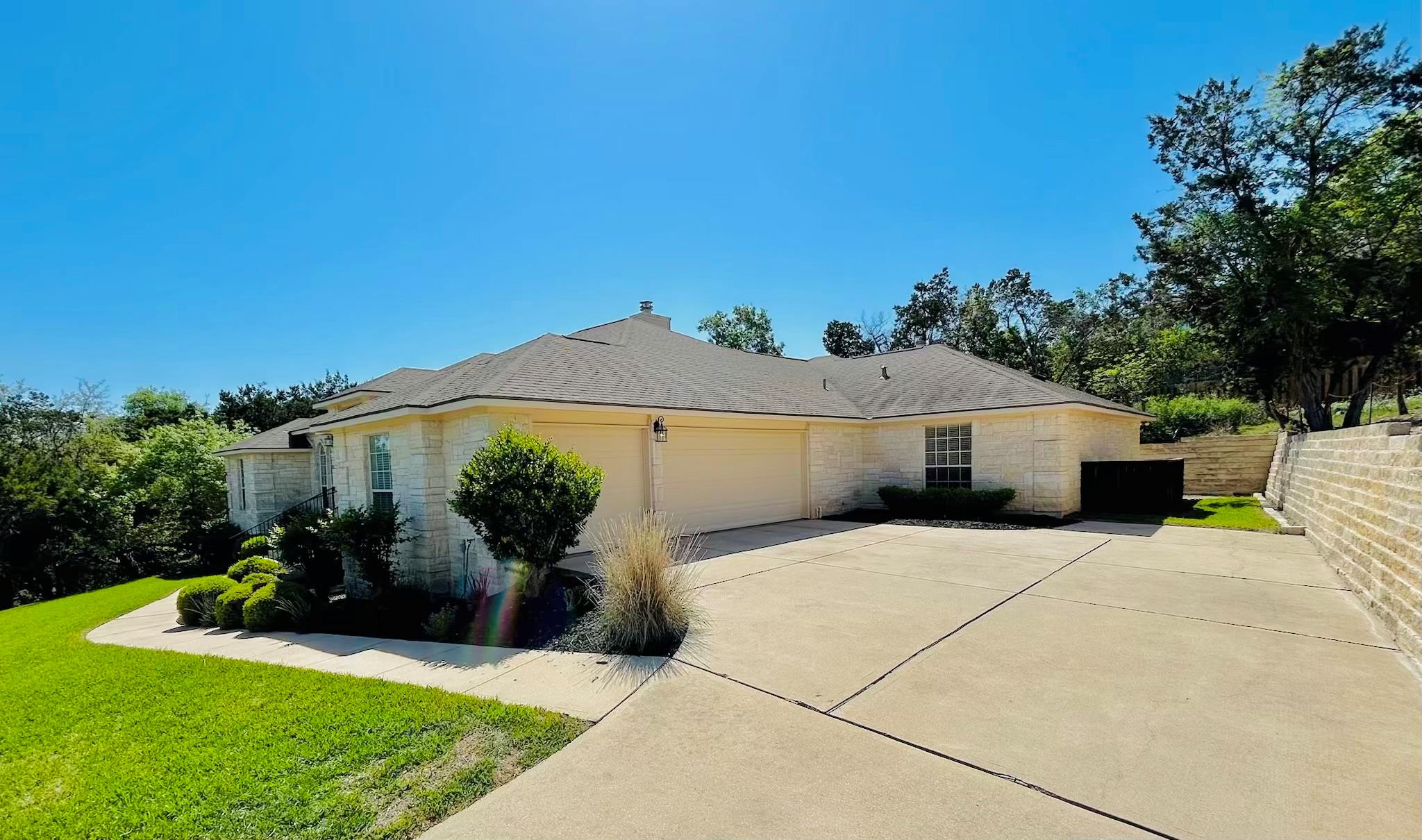 402 Palos Verdes Dr, Lakeway, TX 78734