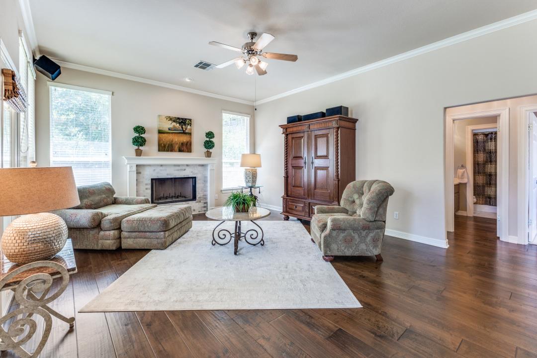 402 Palos Verdes Dr, Lakeway, TX 78734