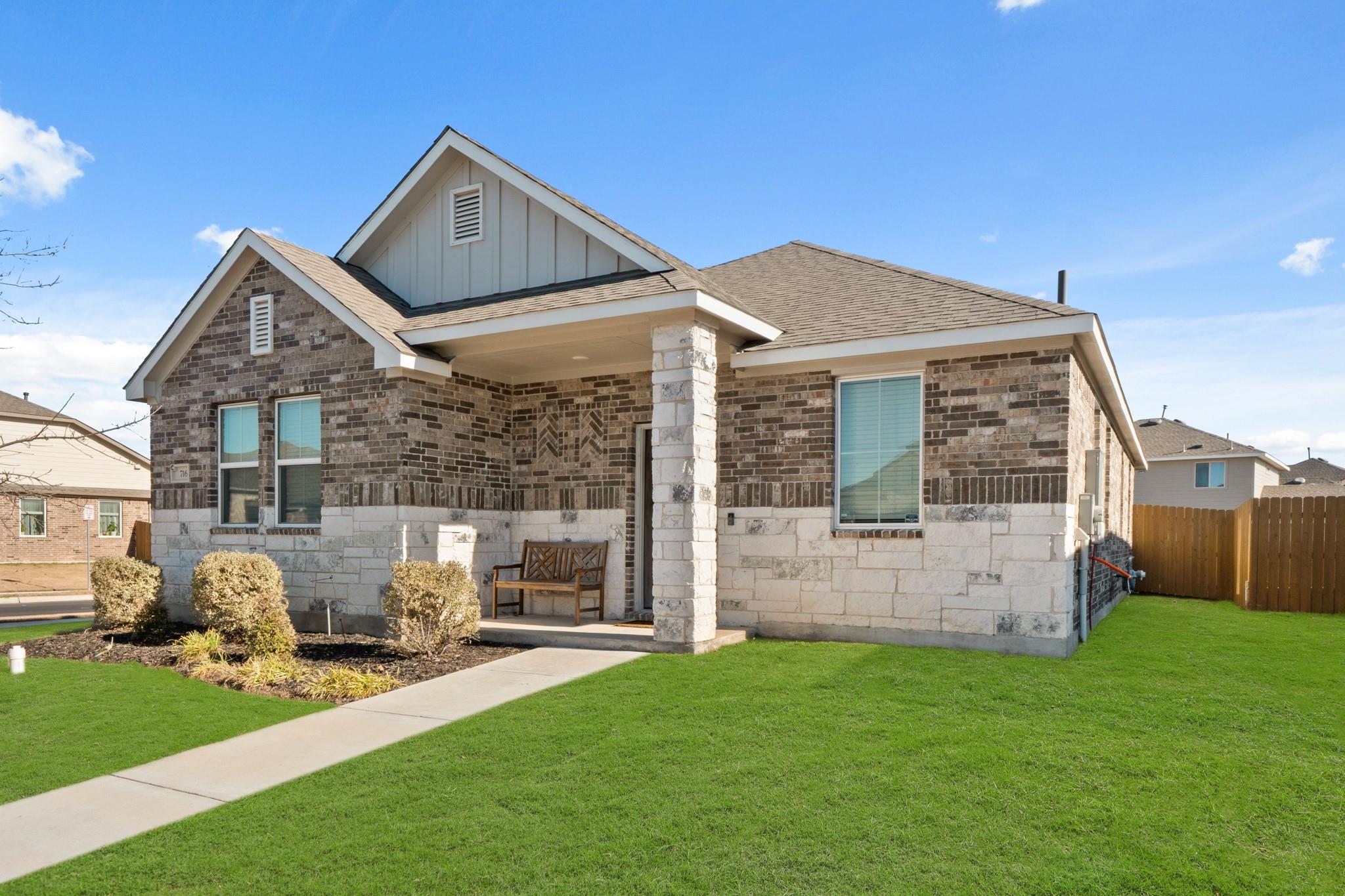 716 Bridle Creek Dr, Georgetown, TX 78626