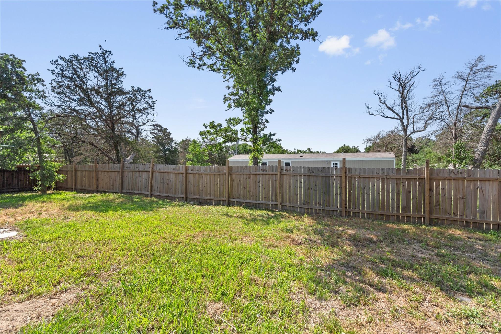133 Deer Run, Smithville, TX 78957