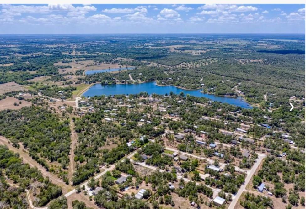 133 Deer Run, Smithville, TX 78957