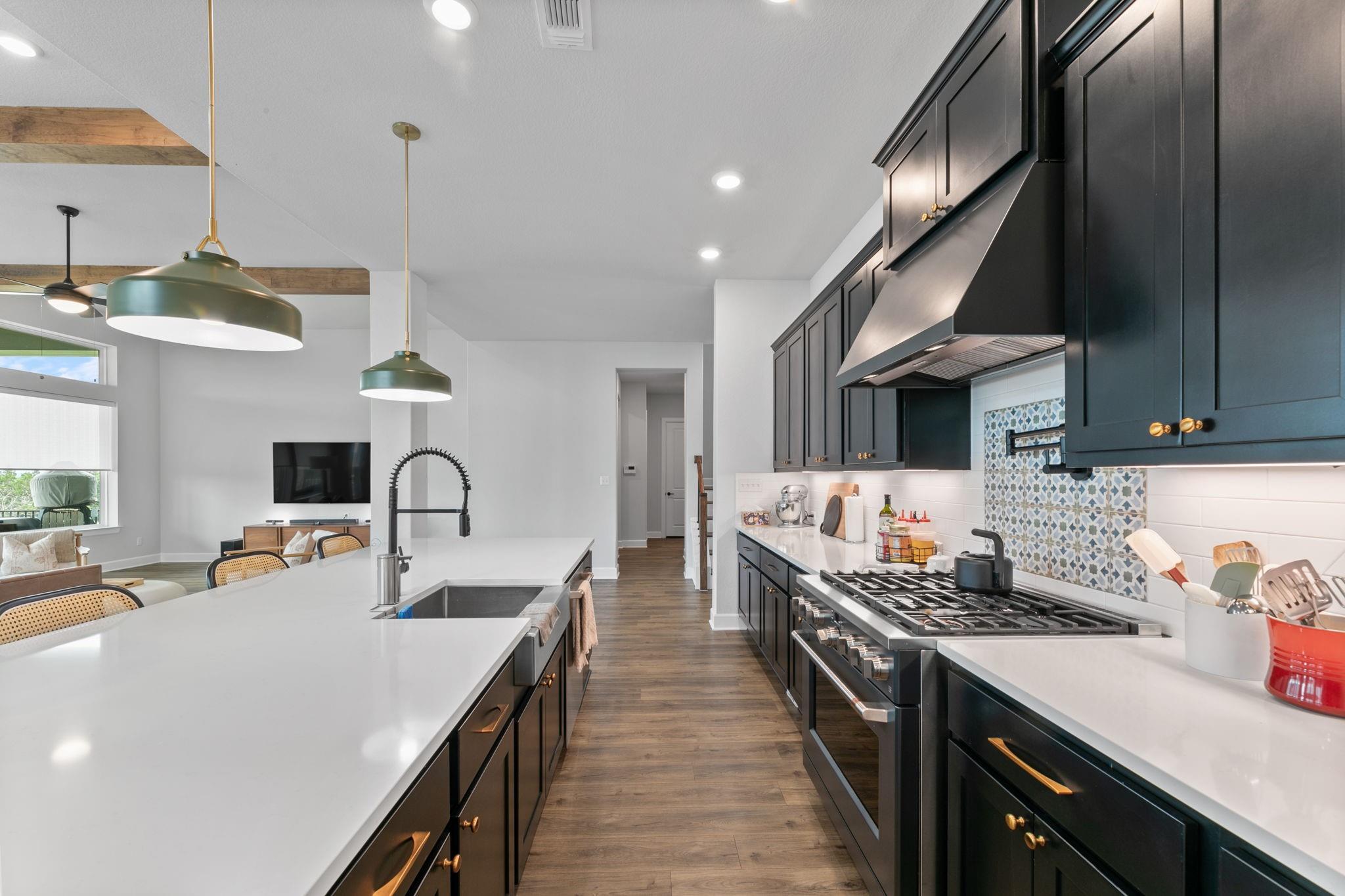 1801 HEADWATERS Blvd, Dripping Springs, TX 78620