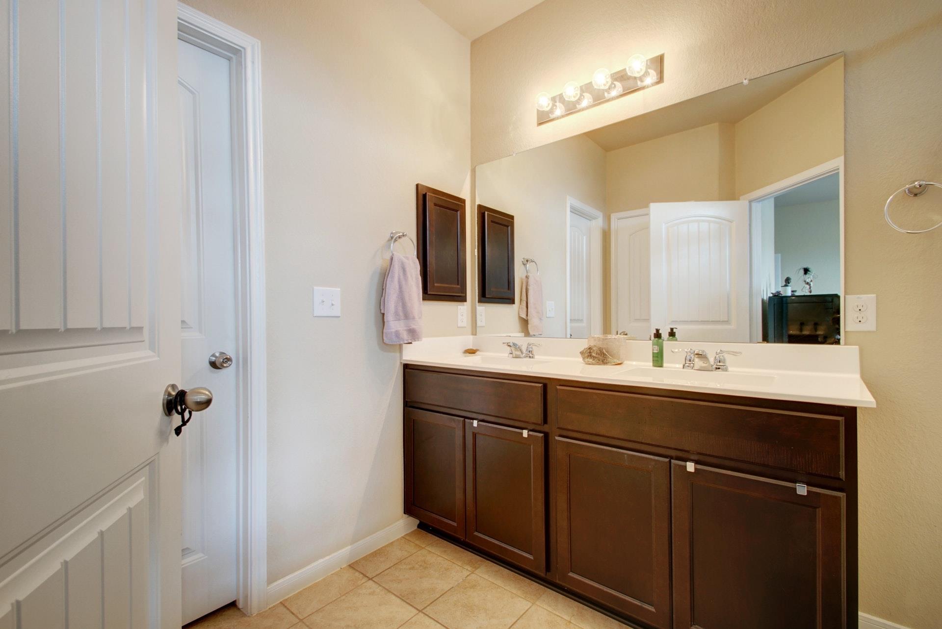 2880 Donnell Dr # 2202, Round Rock, TX 78664
