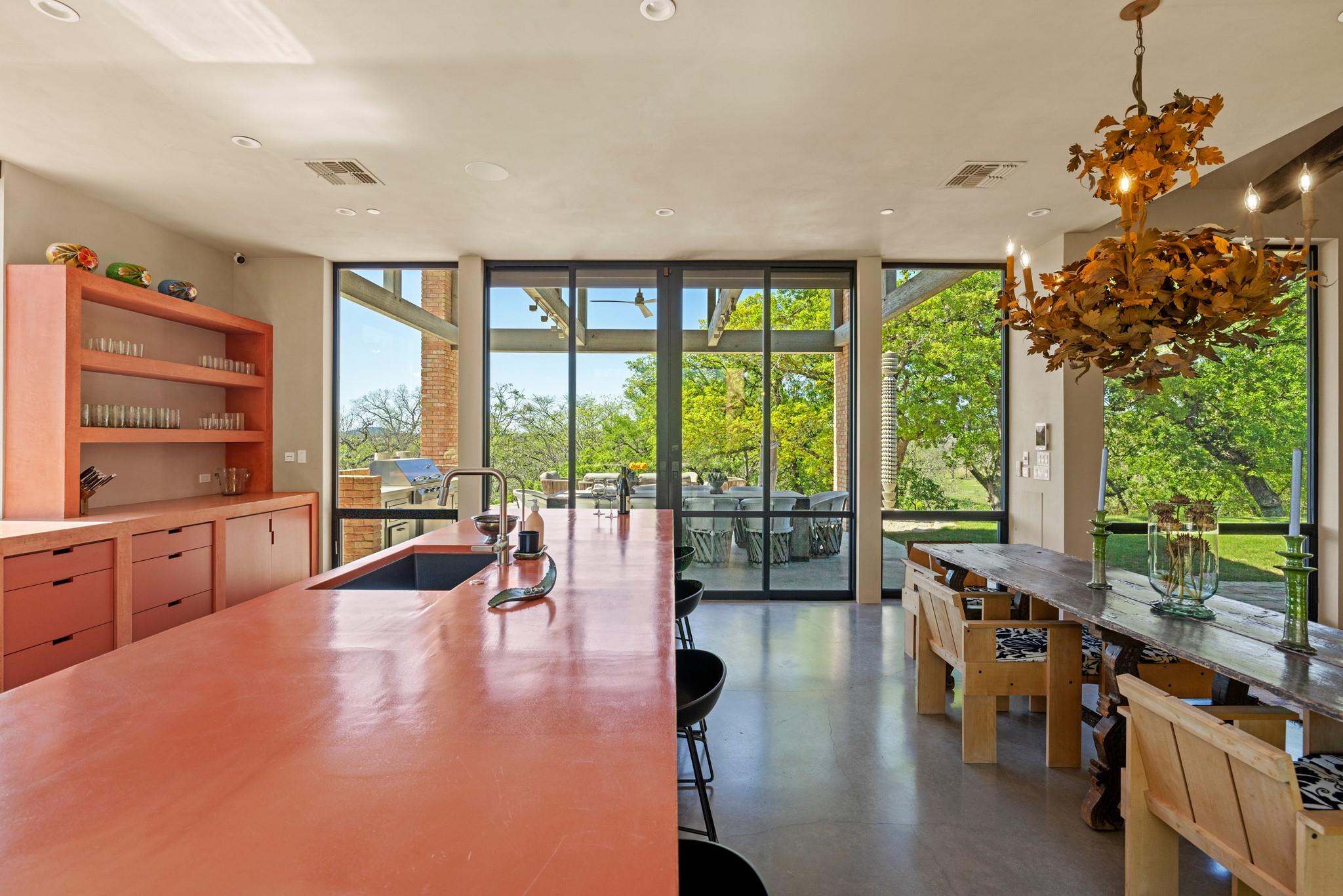 115 Seale Hill Rd, Comfort, TX 78013