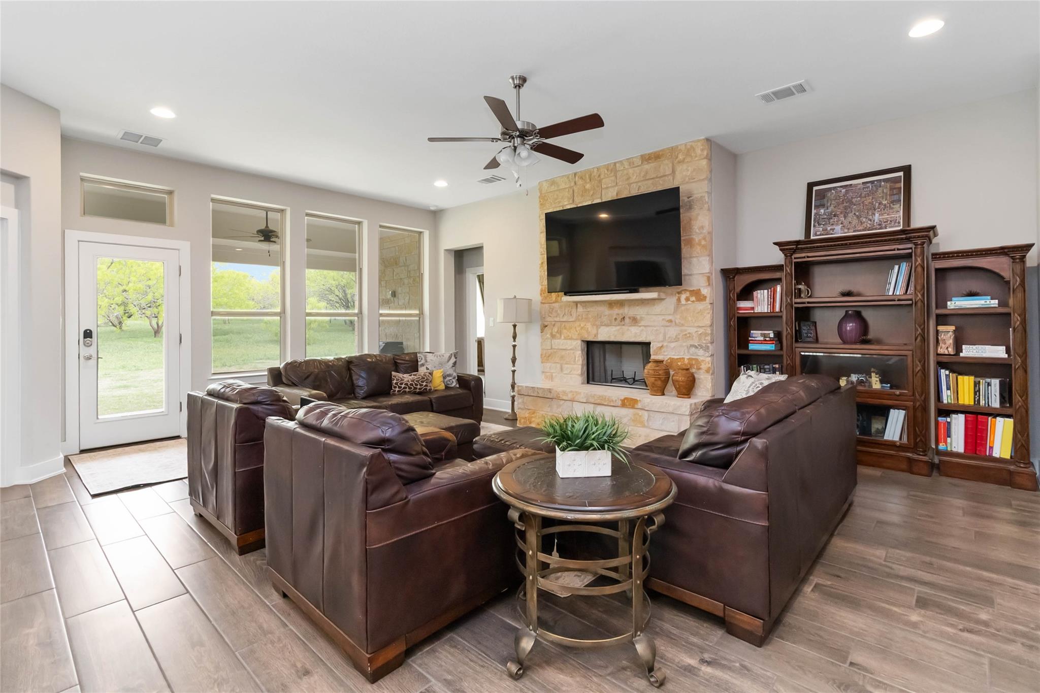 110 Buteo St, Cedar Creek, TX 78612