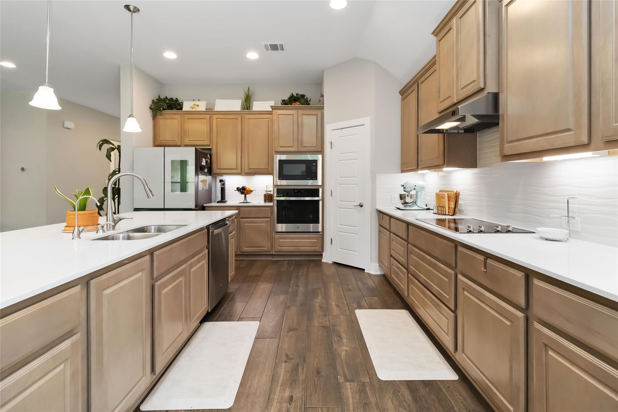 110 Buteo St, Cedar Creek, TX 78612