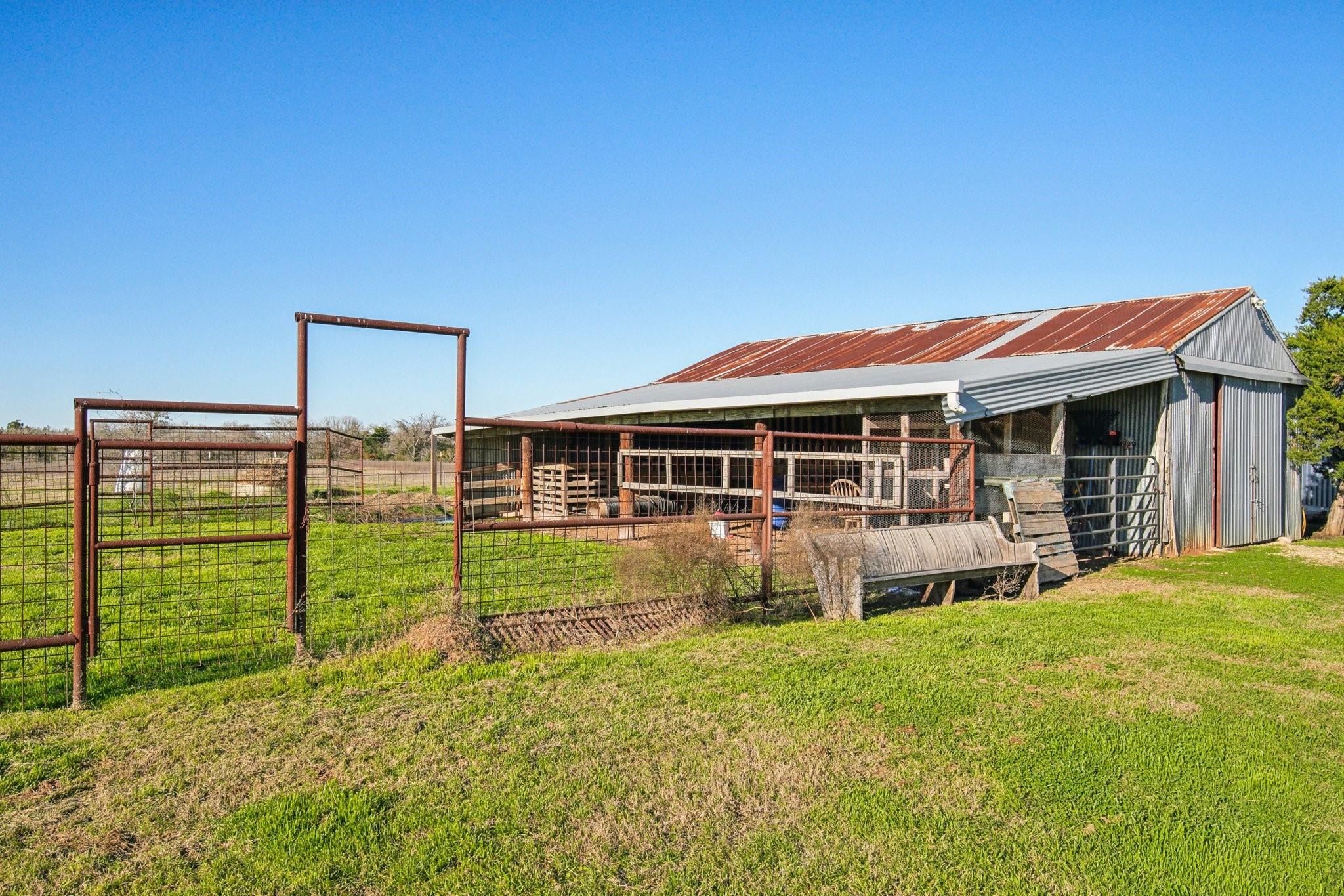 2200 Highway 21 E, Paige, TX 78659