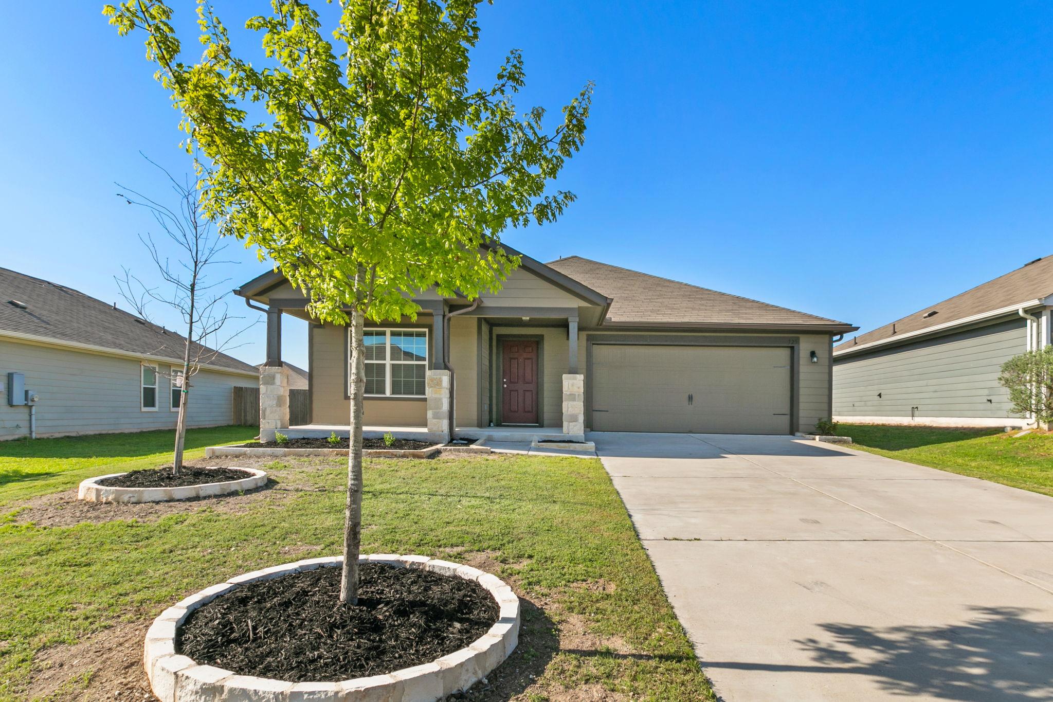 725 Liard River Rd, Hutto, TX 78634